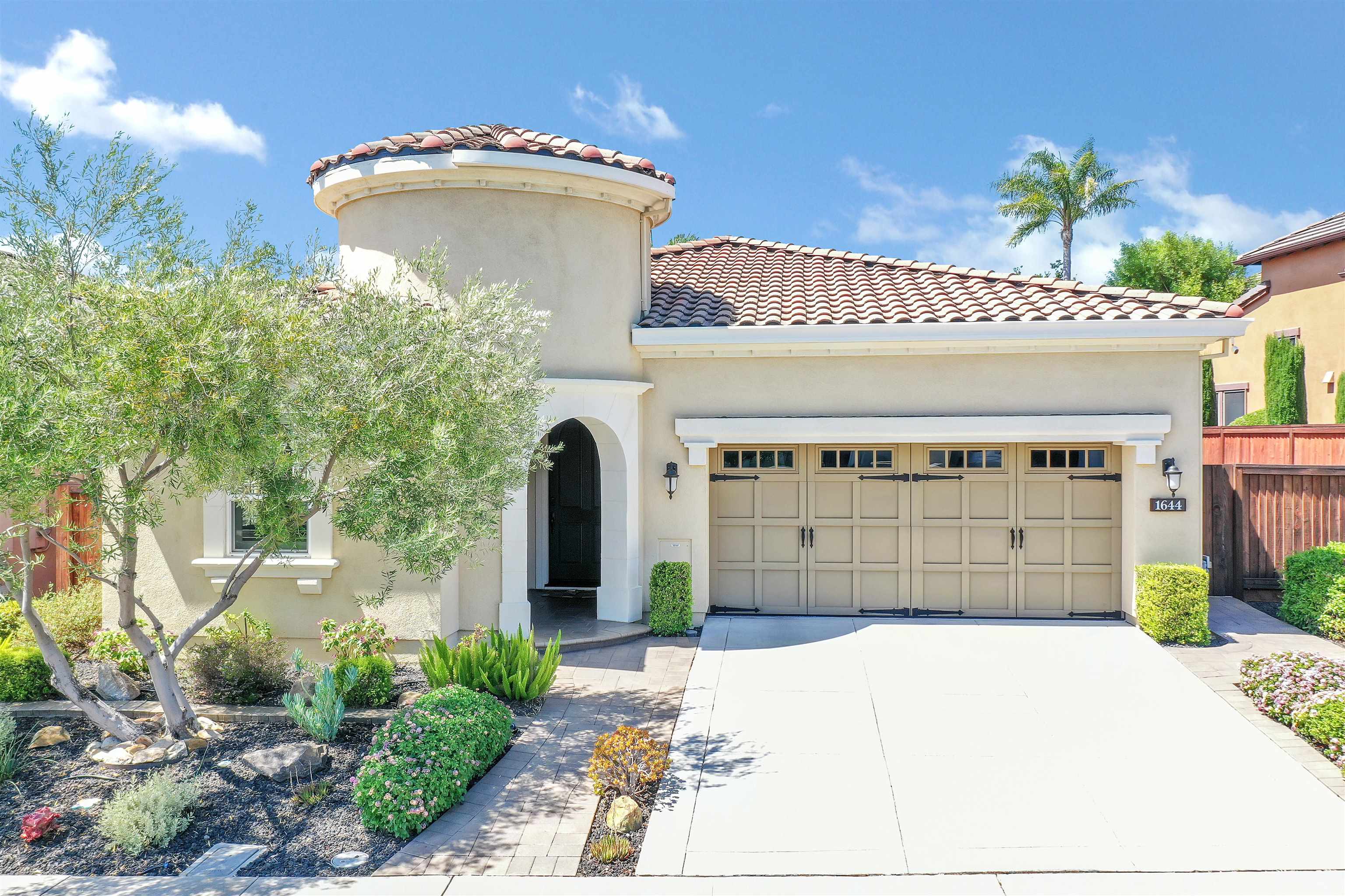 Front Image Thumbnail for CC41120199