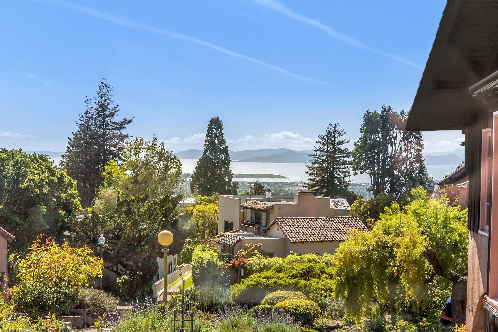 Detail Gallery Image 10 of 60 For 2501 Rose Walk, Berkeley,  CA 94708-1902 - – Beds | – Baths