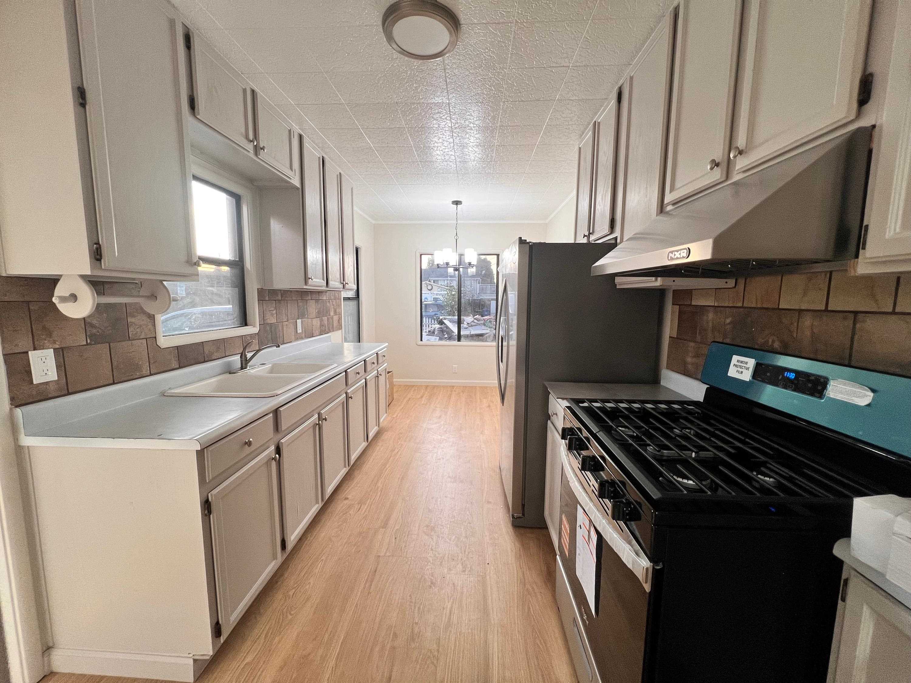 Front Image Thumbnail for BE41120206