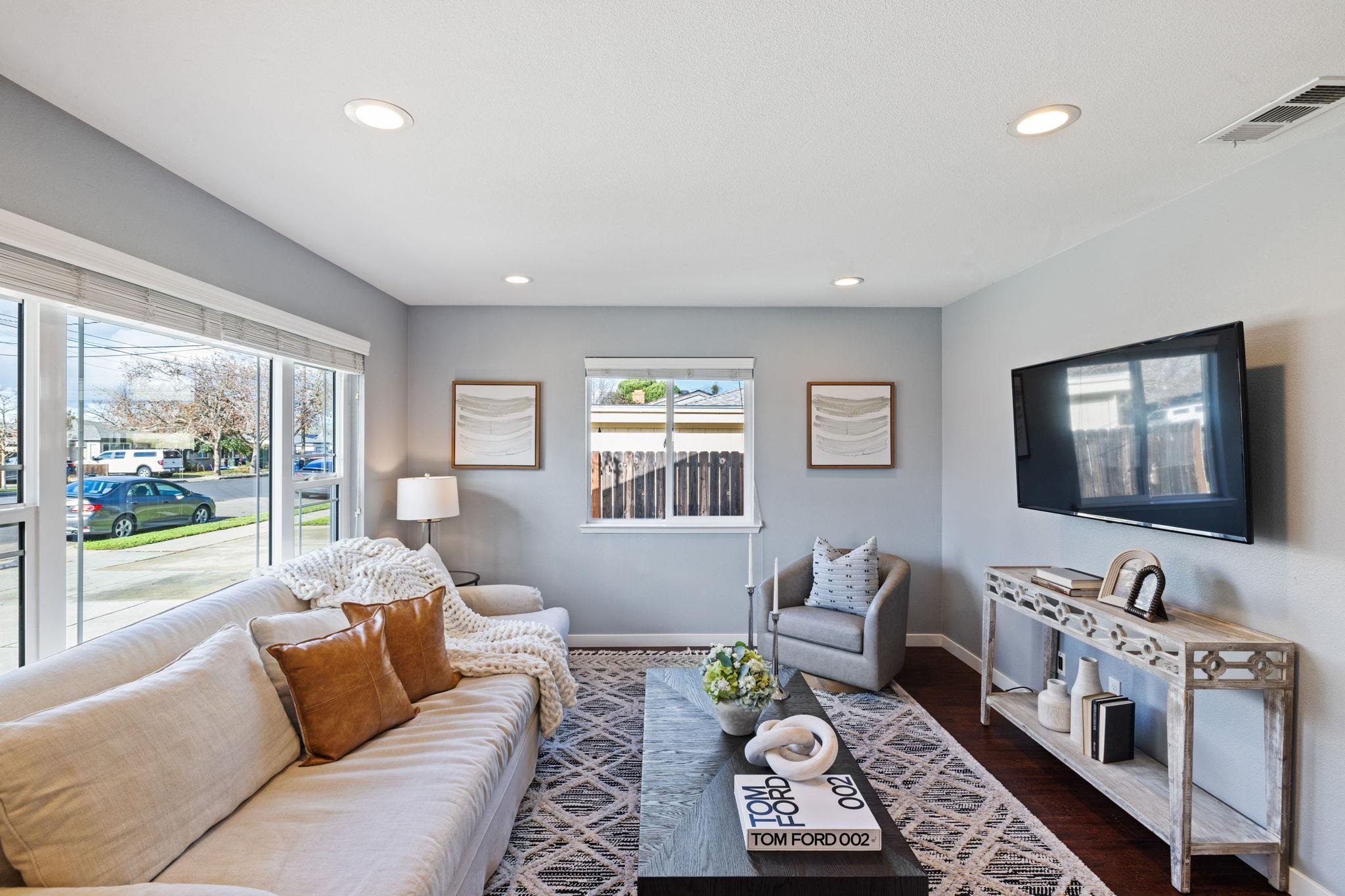 Detail Gallery Image 9 of 54 For 340 Andrews St, Livermore,  CA 94551 - 3 Beds | 2 Baths