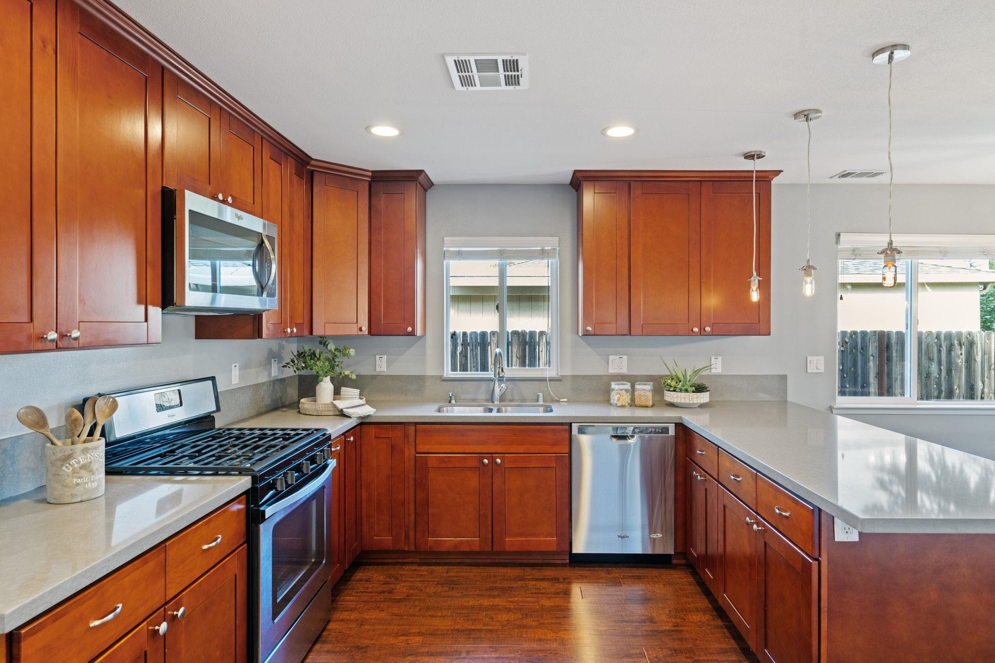 Detail Gallery Image 15 of 54 For 340 Andrews St, Livermore,  CA 94551 - 3 Beds | 2 Baths