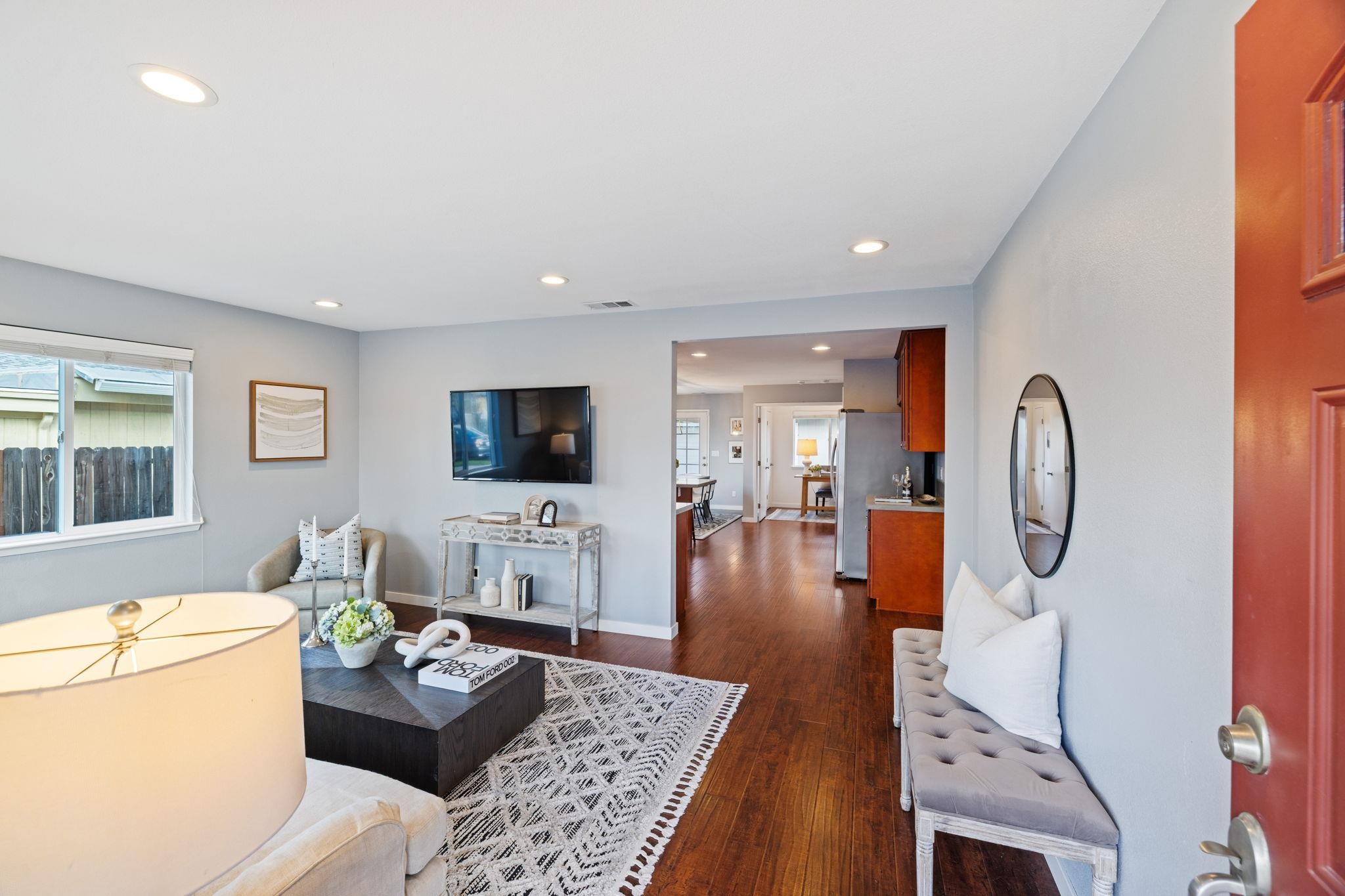 Detail Gallery Image 4 of 54 For 340 Andrews St, Livermore,  CA 94551 - 3 Beds | 2 Baths