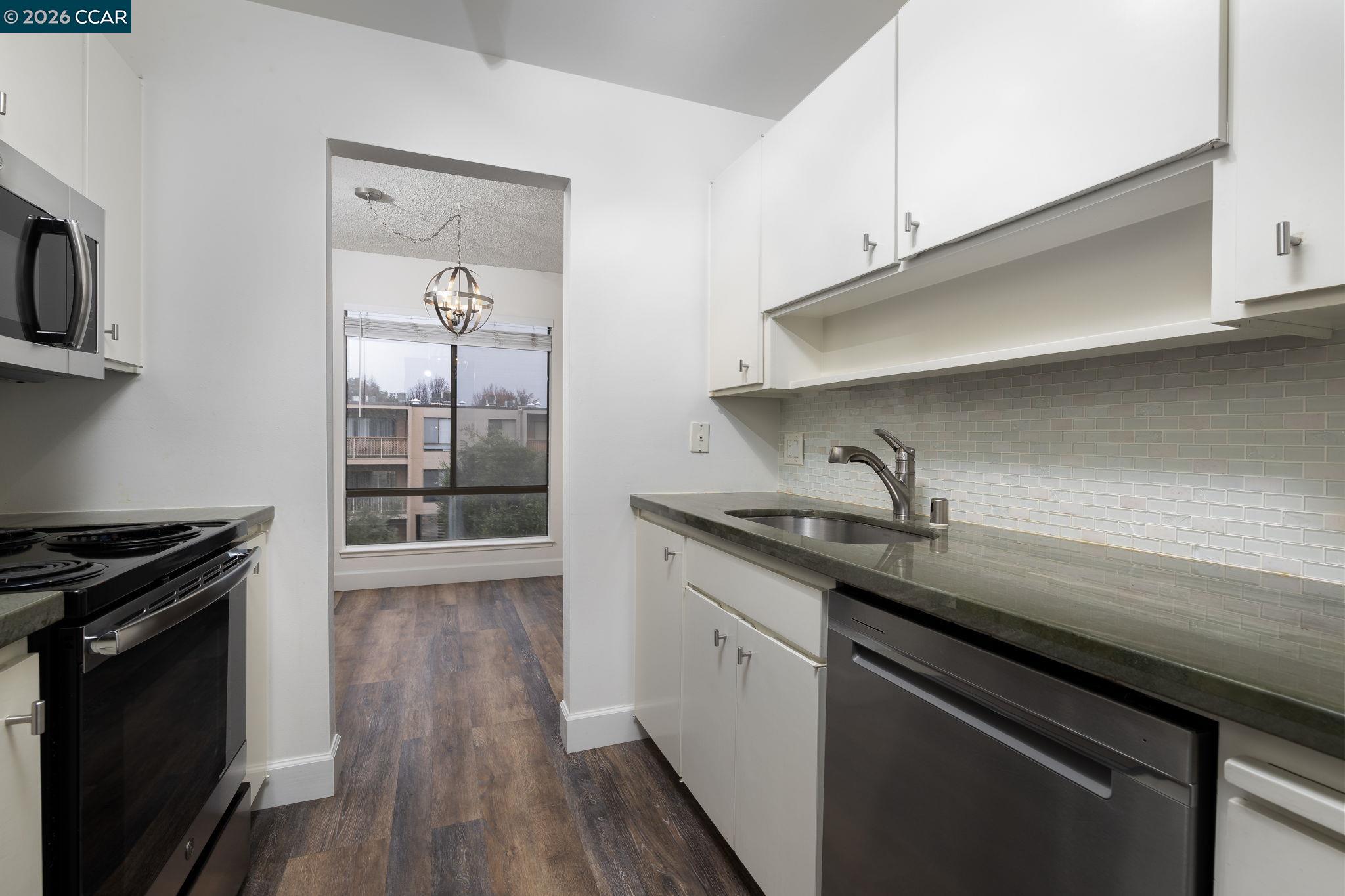 Detail Gallery Image 14 of 35 For 340 N Civic Dr #503,  Walnut Creek,  CA 94596 - 1 Beds | 1 Baths