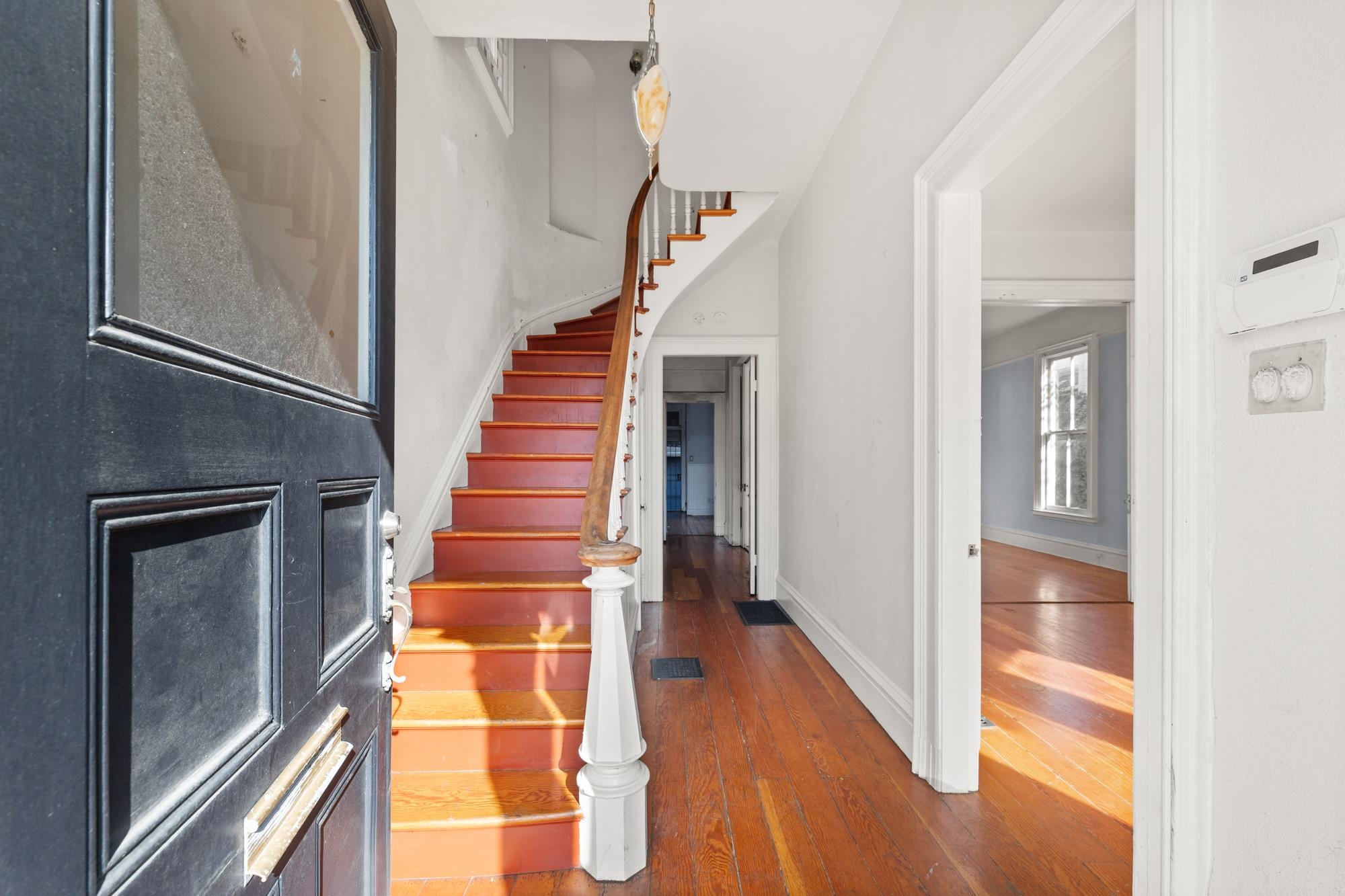 Detail Gallery Image 2 of 52 For 1746 8th Street, Oakland,  CA 94607 - 3 Beds | 1/1 Baths