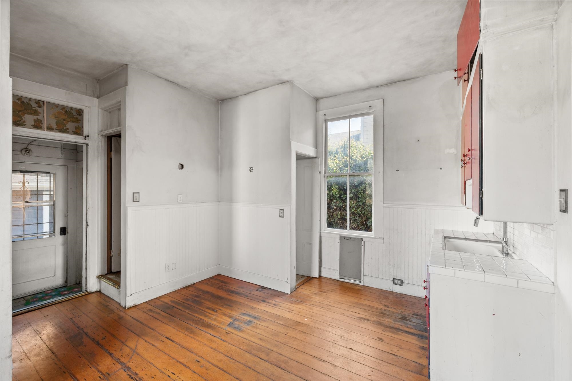 Detail Gallery Image 13 of 52 For 1746 8th Street, Oakland,  CA 94607 - 3 Beds | 1/1 Baths