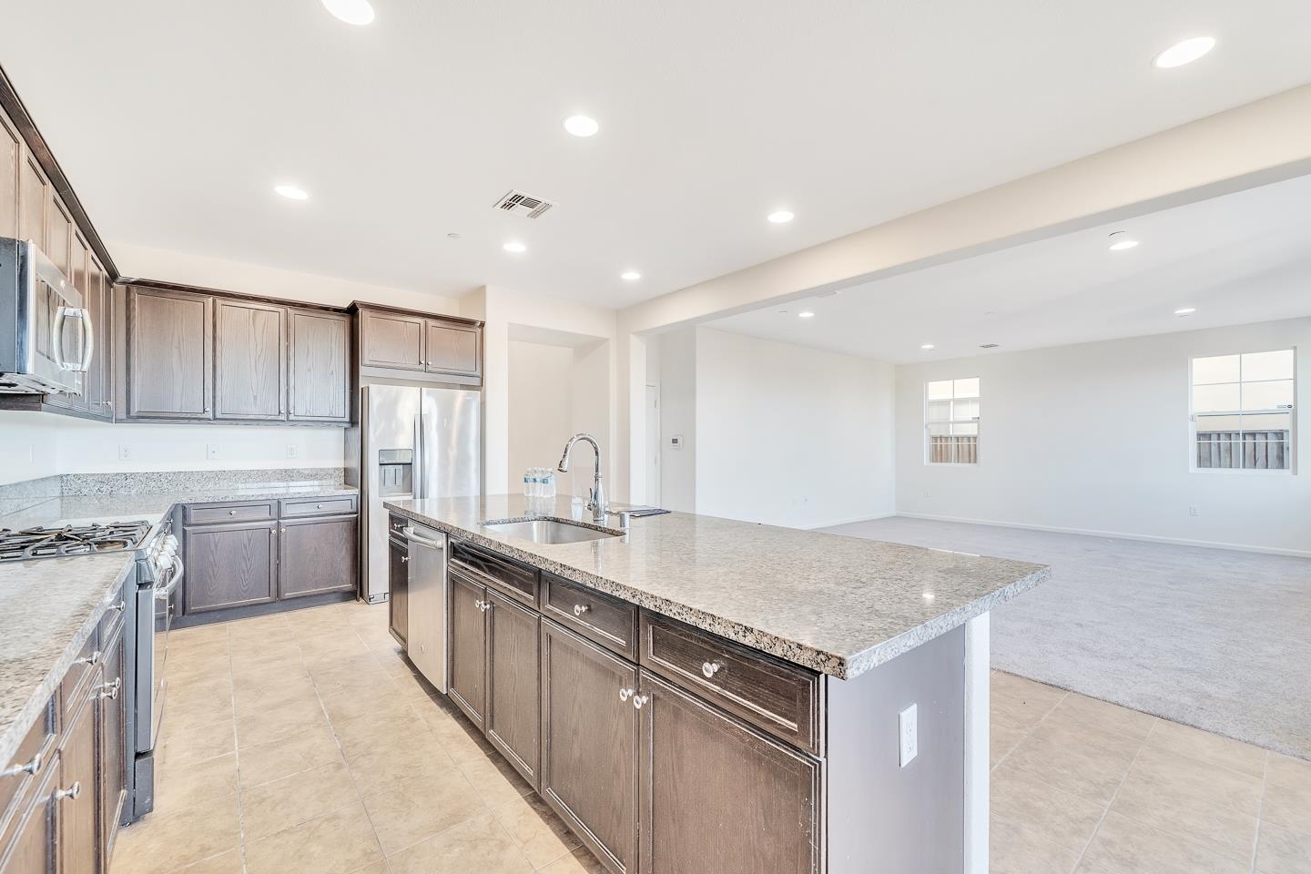 Detail Gallery Image 5 of 27 For 4747 Dundee St, Antioch,  CA 94531 - 4 Beds | 3 Baths