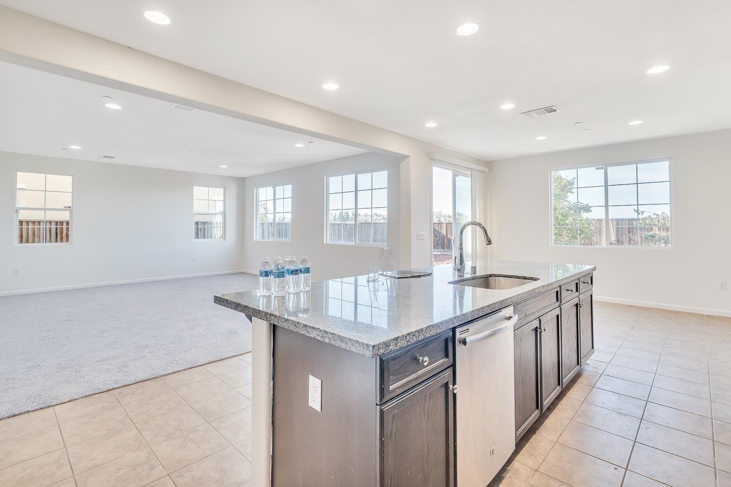 Detail Gallery Image 8 of 27 For 4747 Dundee St, Antioch,  CA 94531 - 4 Beds | 3 Baths