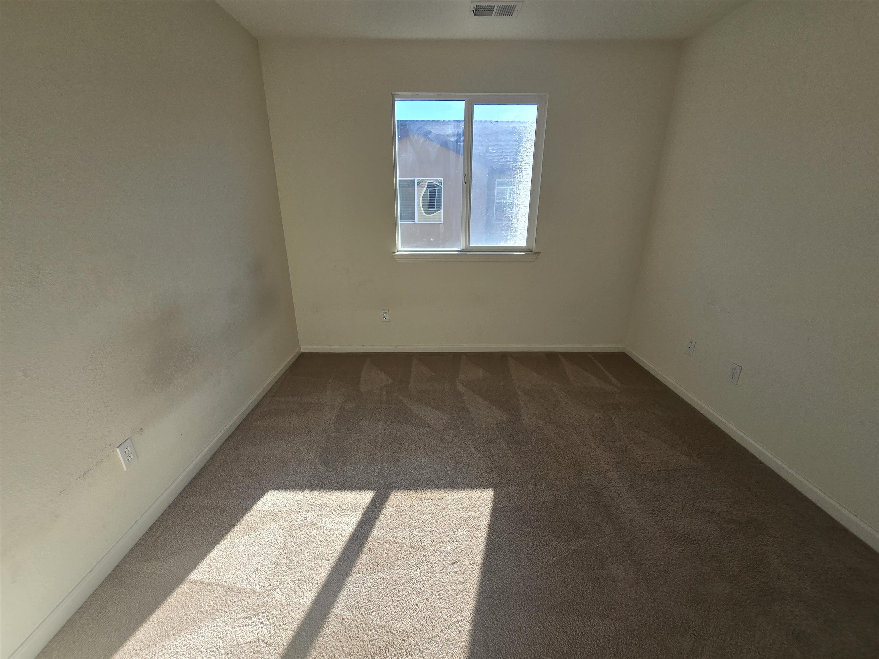 Detail Gallery Image 11 of 14 For 126 Lucy Ln, Richmond,  CA 94801 - 3 Beds | 2/1 Baths