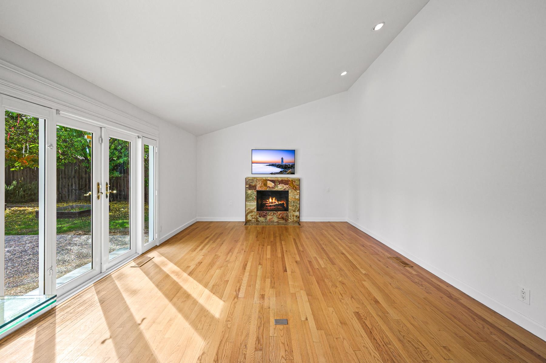 Detail Gallery Image 23 of 60 For 2463 Aarles Ct, Walnut Creek,  CA 94598 - 4 Beds | 2 Baths