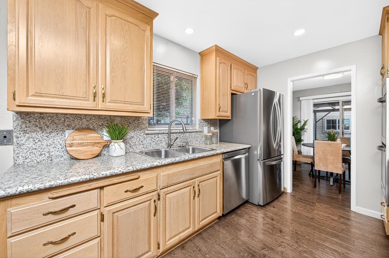 Detail Gallery Image 13 of 42 For 1059 Lakehurst Rd, Livermore,  CA 94551 - 4 Beds | 2 Baths