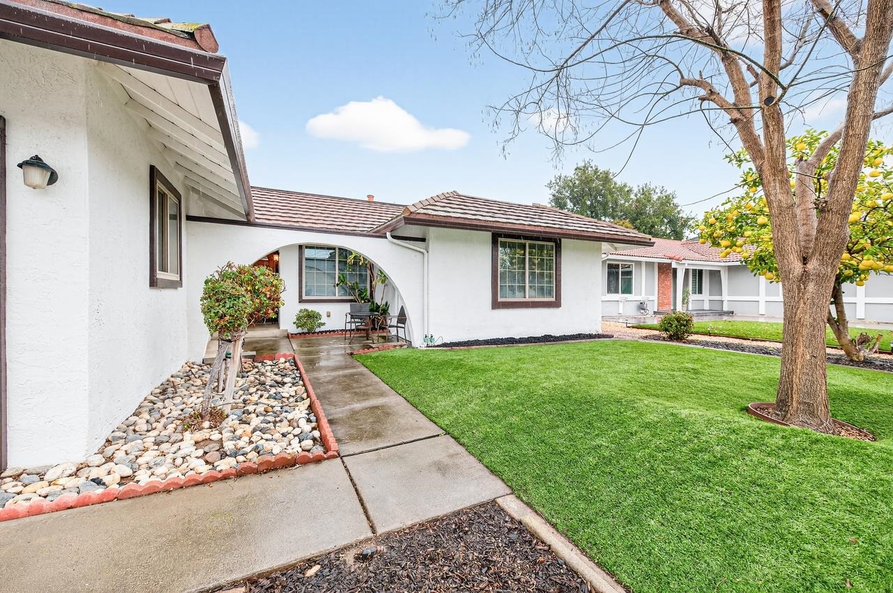 Detail Gallery Image 3 of 42 For 1059 Lakehurst Rd, Livermore,  CA 94551 - 4 Beds | 2 Baths