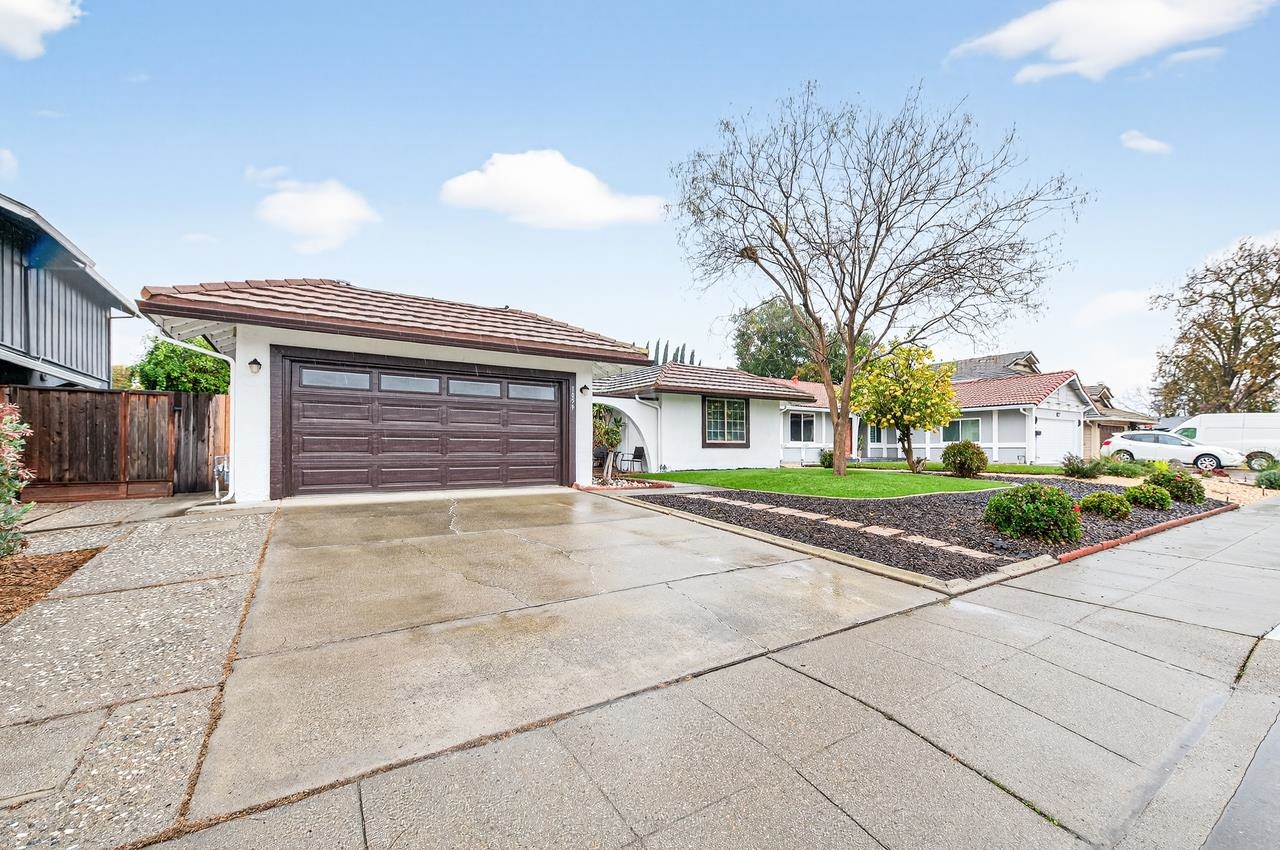 Detail Gallery Image 4 of 42 For 1059 Lakehurst Rd, Livermore,  CA 94551 - 4 Beds | 2 Baths