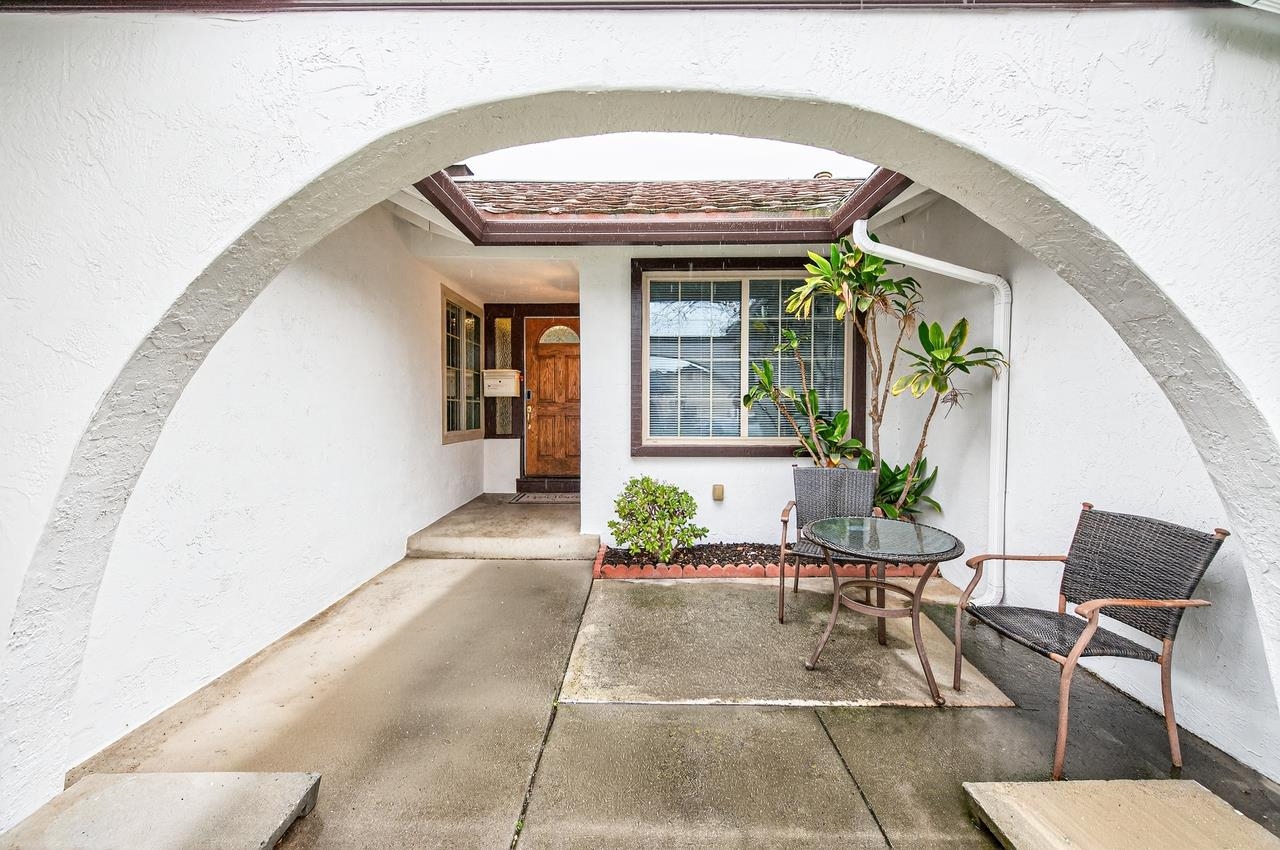 Detail Gallery Image 5 of 42 For 1059 Lakehurst Rd, Livermore,  CA 94551 - 4 Beds | 2 Baths