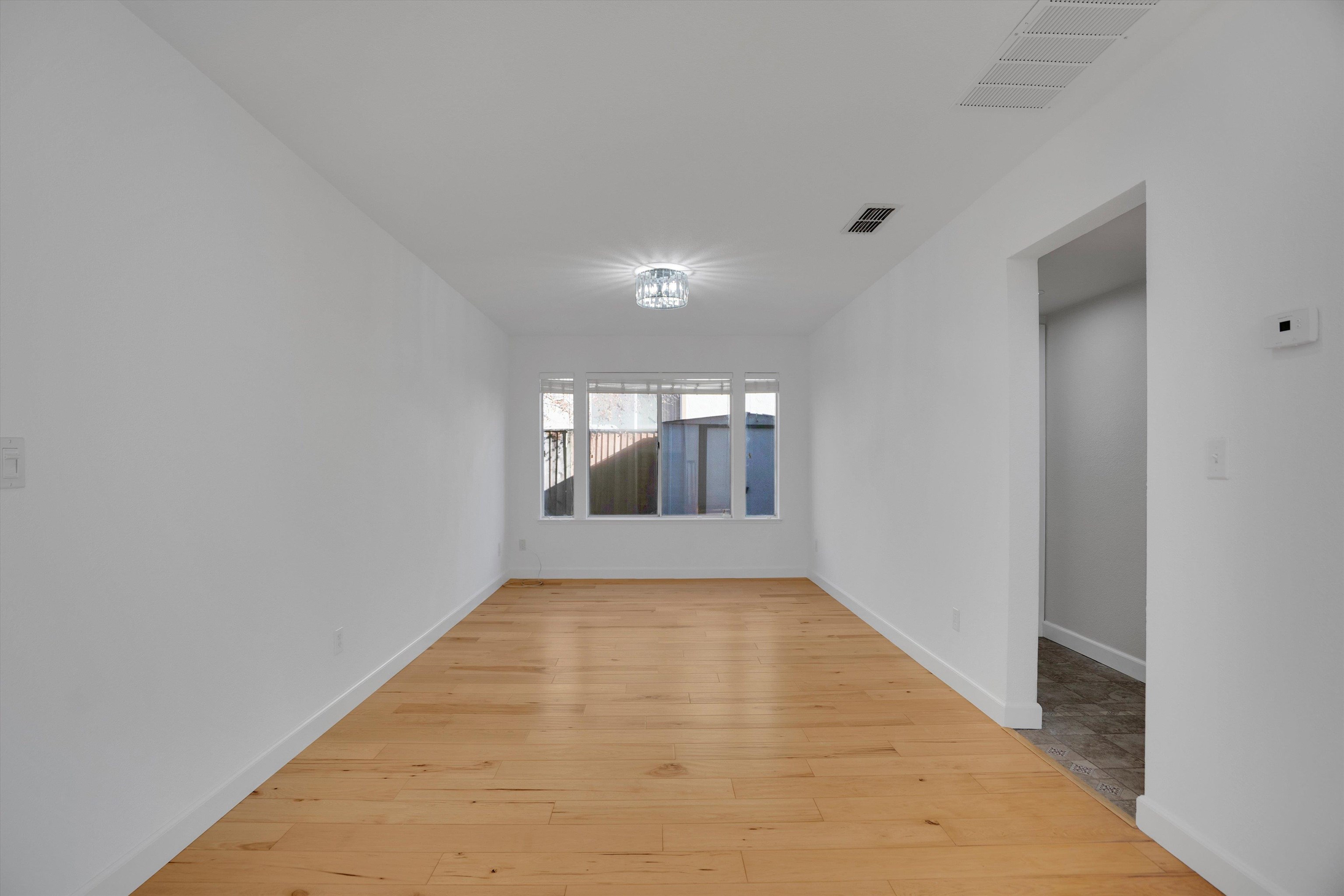 Detail Gallery Image 11 of 49 For 4401 Deermeadow Way, Antioch,  CA 94531 - 5 Beds | 2/1 Baths