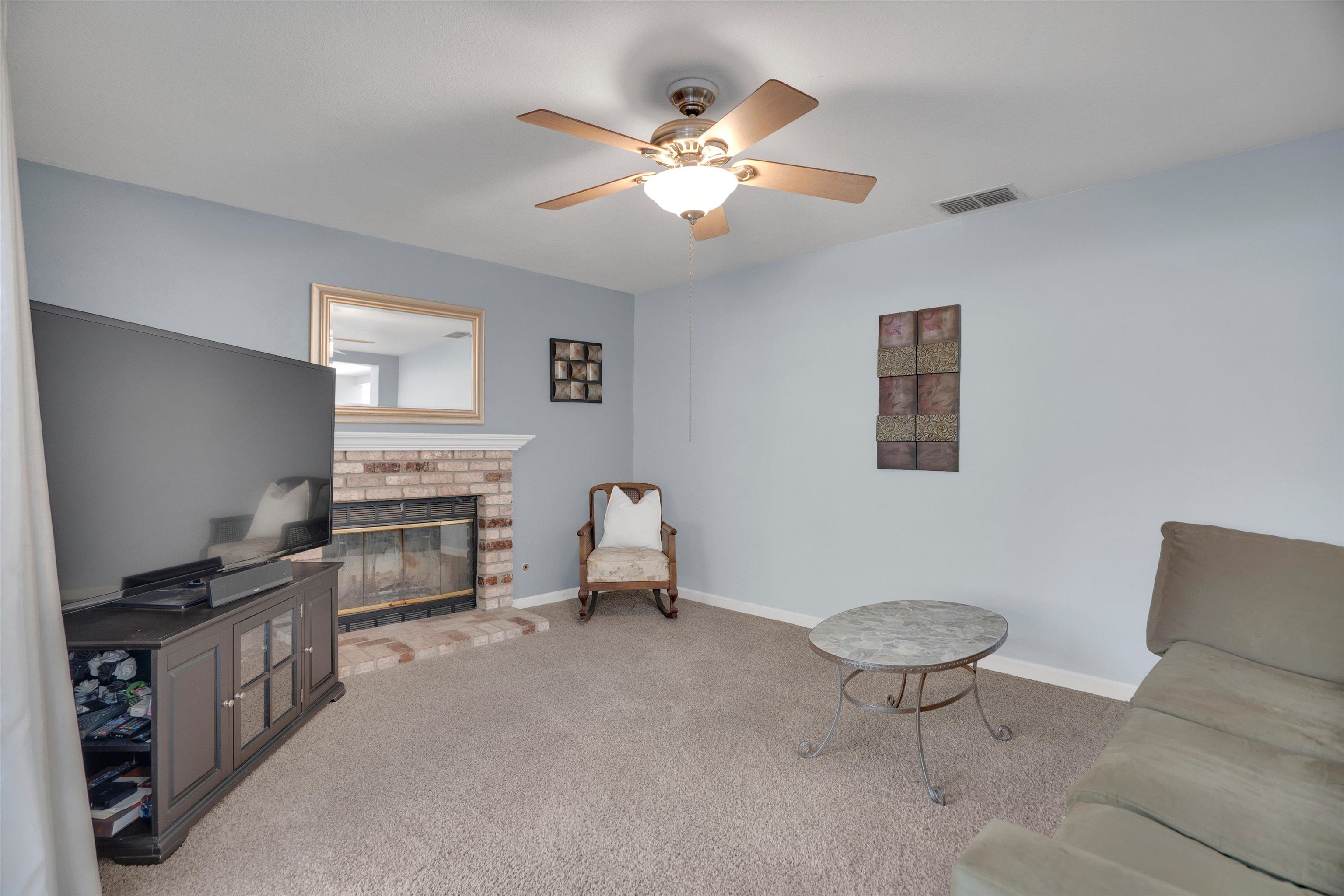 Detail Gallery Image 19 of 49 For 4401 Deermeadow Way, Antioch,  CA 94531 - 5 Beds | 2/1 Baths