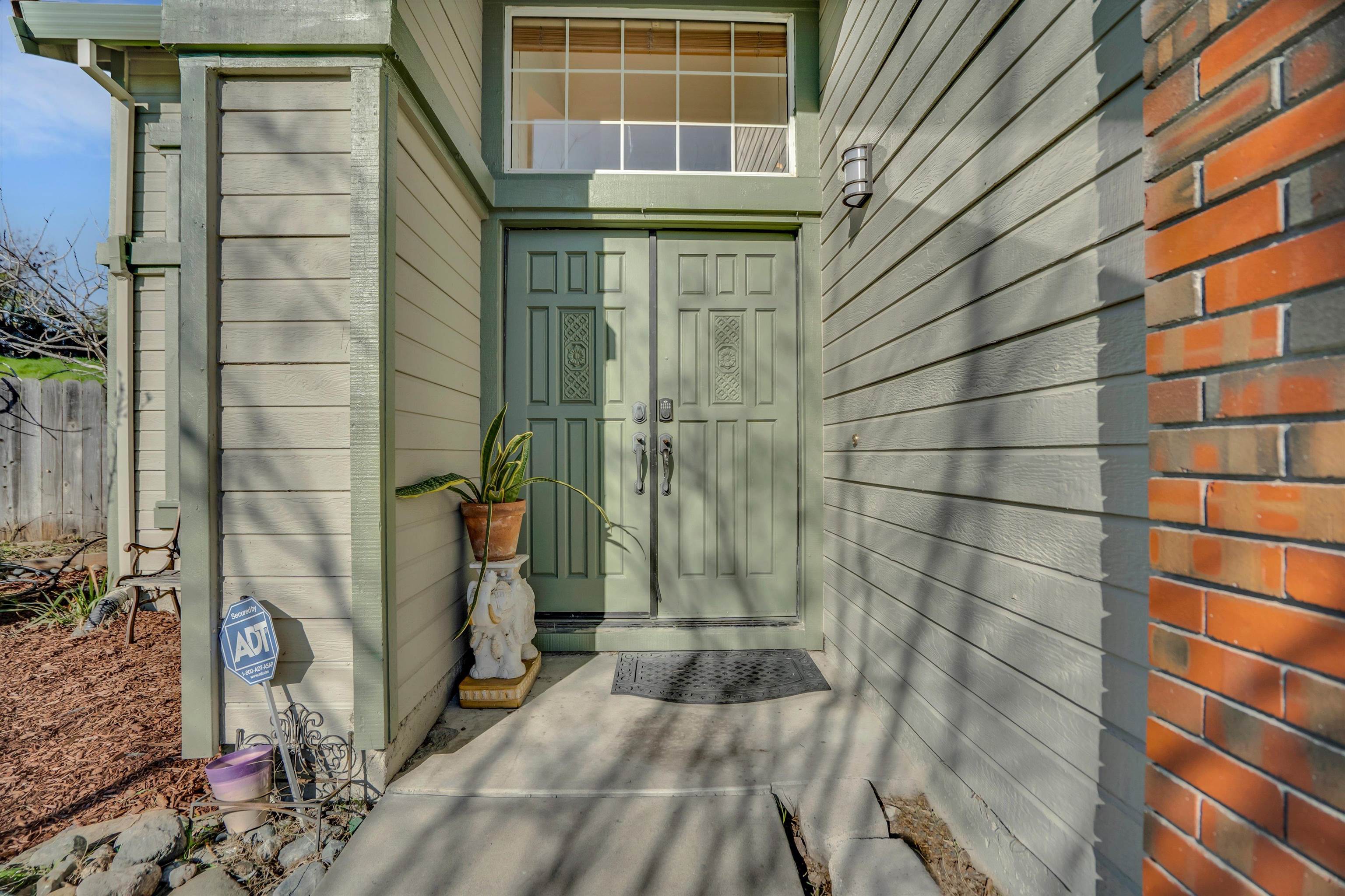 Detail Gallery Image 3 of 49 For 4401 Deermeadow Way, Antioch,  CA 94531 - 5 Beds | 2/1 Baths