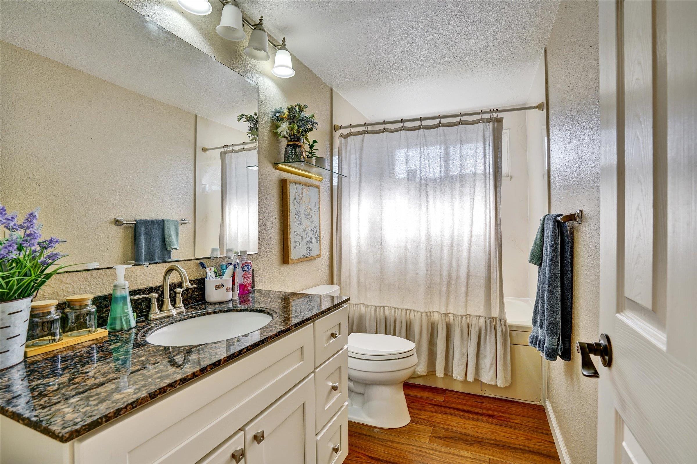 Detail Gallery Image 12 of 14 For 87 Fountainhead Ct, Martinez,  CA 94553 - 4 Beds | 2 Baths