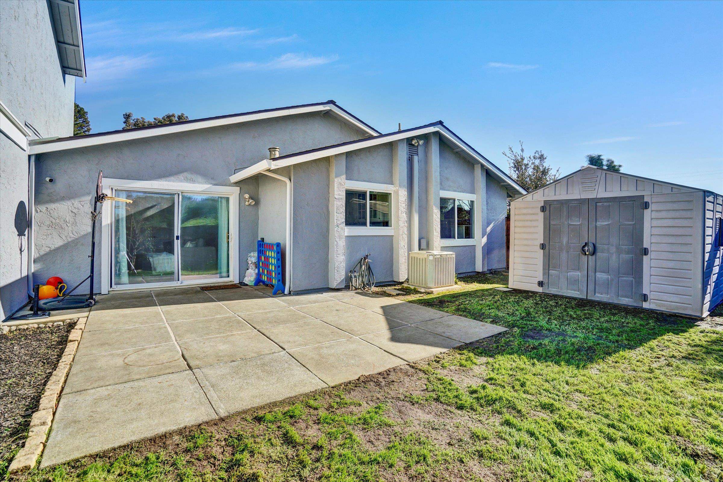 Detail Gallery Image 14 of 14 For 87 Fountainhead Ct, Martinez,  CA 94553 - 4 Beds | 2 Baths