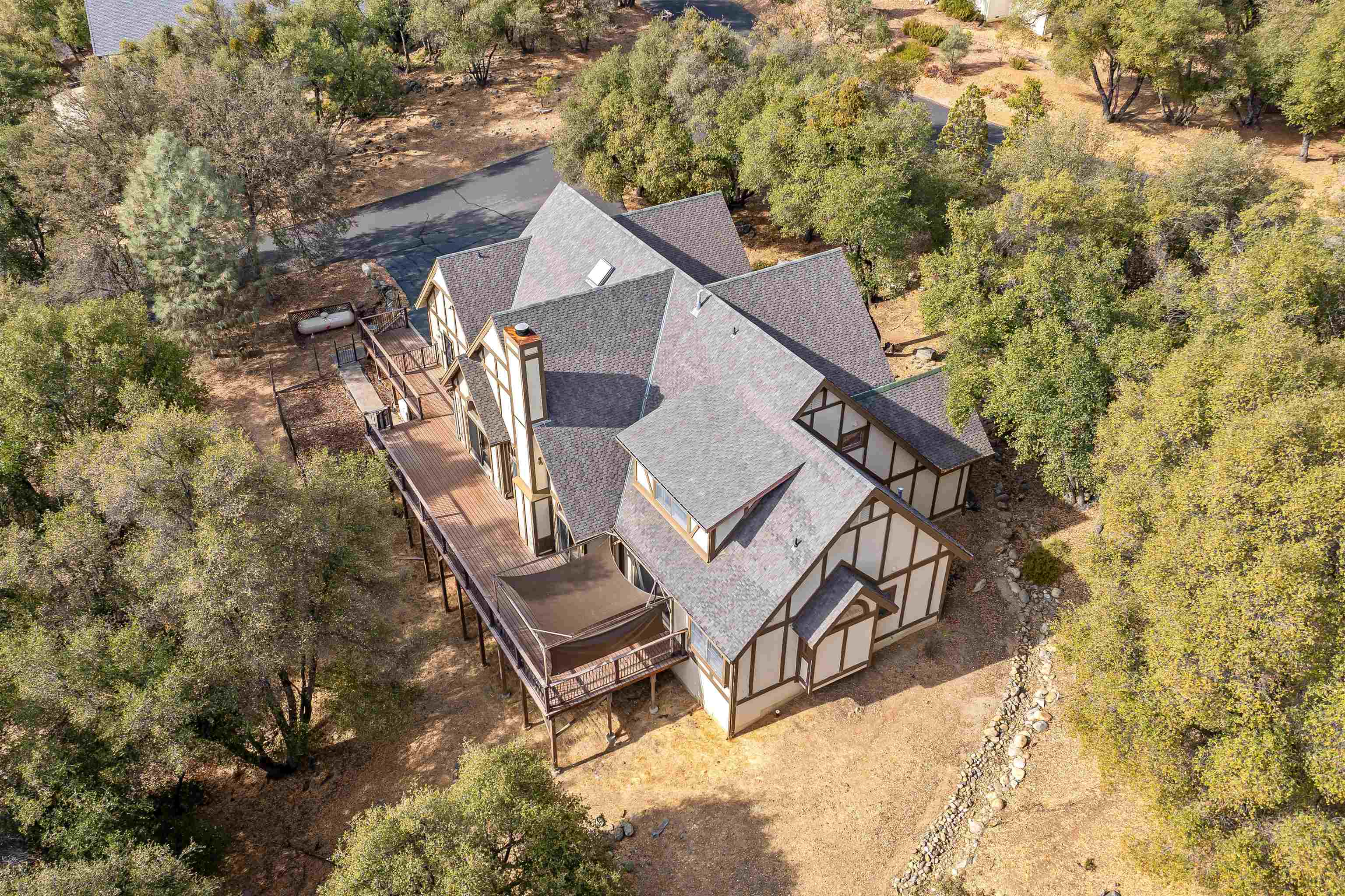 Detail Gallery Image 2 of 48 For 20965 O'brien Ct., Sonora,  CA 95370 - 4 Beds | 3/1 Baths