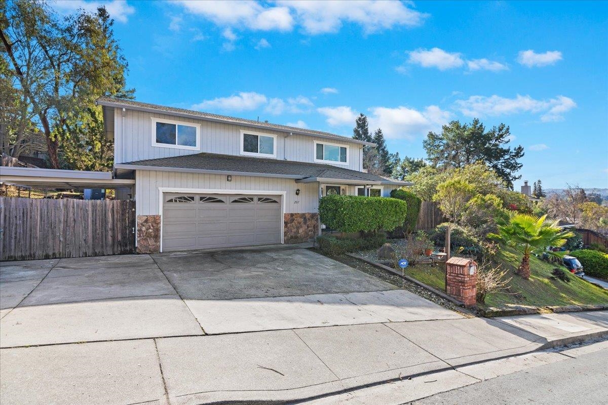 Detail Gallery Image 3 of 48 For 207 Midway Dr, Martinez,  CA 94553 - 4 Beds | 3 Baths