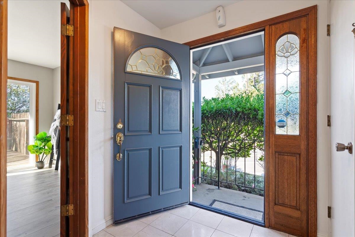 Detail Gallery Image 6 of 48 For 207 Midway Dr, Martinez,  CA 94553 - 4 Beds | 3 Baths