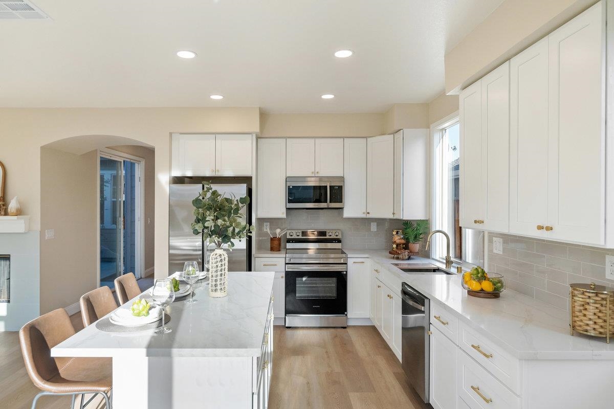 Detail Gallery Image 13 of 53 For 1677 Green Springs Ct, Tracy,  CA 95377 - 5 Beds | 4 Baths