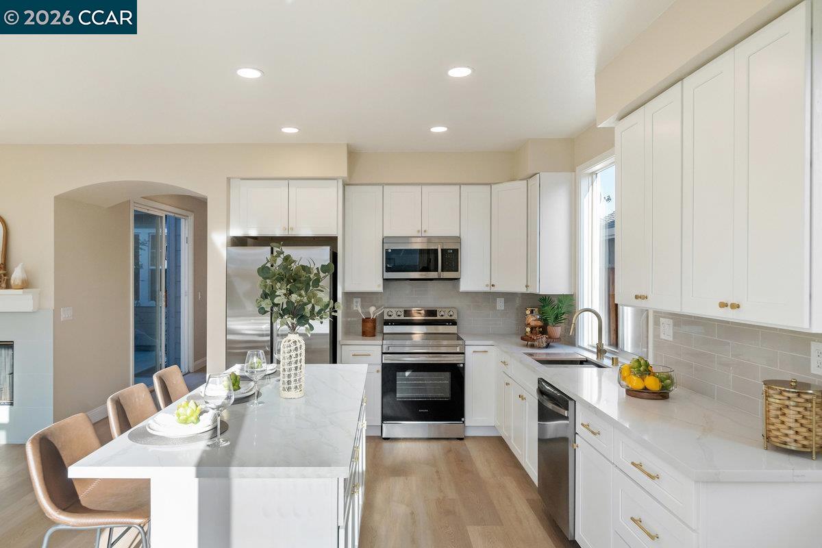 Detail Gallery Image 12 of 52 For 1677 Green Springs Ct, Tracy,  CA 95377 - 5 Beds | 4 Baths