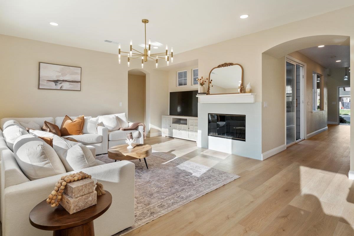 Detail Gallery Image 4 of 53 For 1677 Green Springs Ct, Tracy,  CA 95377 - 5 Beds | 4 Baths