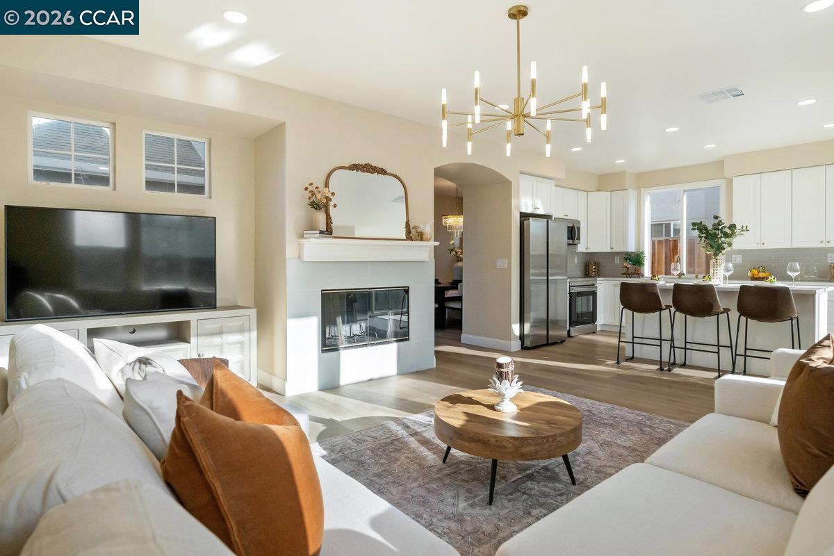 Detail Gallery Image 5 of 52 For 1677 Green Springs Ct, Tracy,  CA 95377 - 5 Beds | 4 Baths