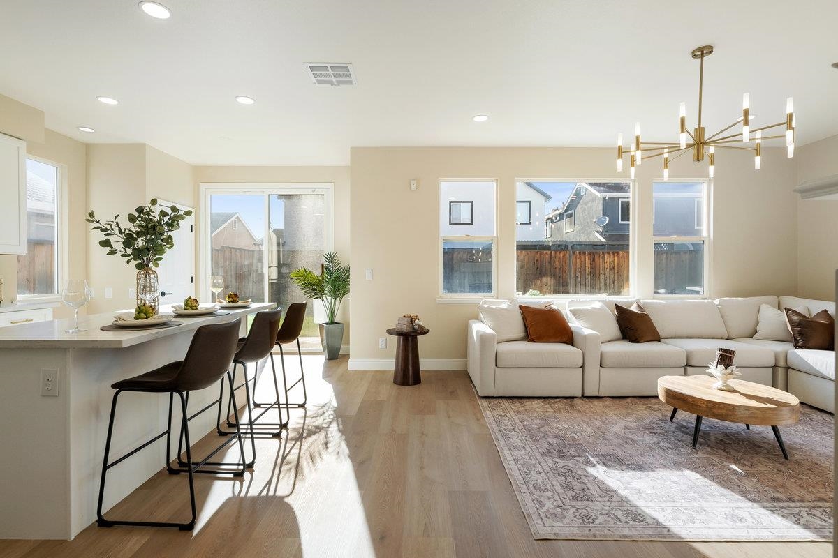 Detail Gallery Image 8 of 53 For 1677 Green Springs Ct, Tracy,  CA 95377 - 5 Beds | 4 Baths