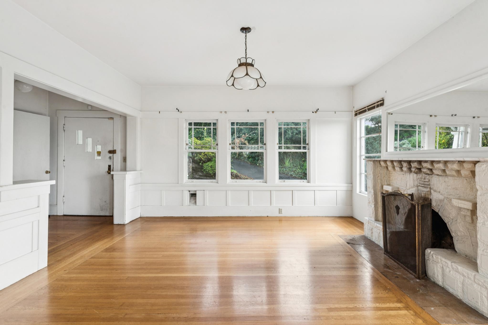 Detail Gallery Image 13 of 58 For 5765 Manila Ave, Oakland,  CA 94618 - 4 Beds | 1/1 Baths