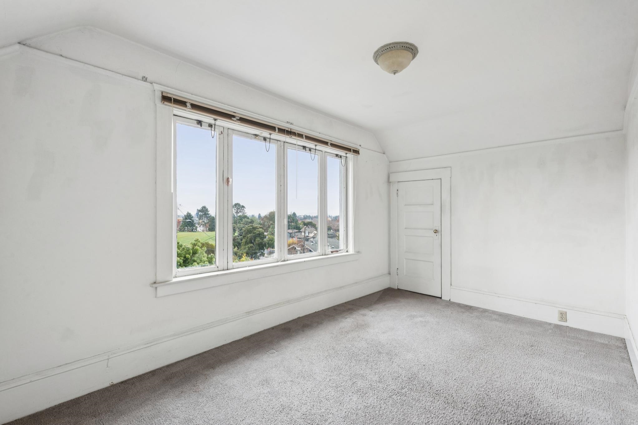 Detail Gallery Image 40 of 58 For 5765 Manila Ave, Oakland,  CA 94618 - 4 Beds | 1/1 Baths