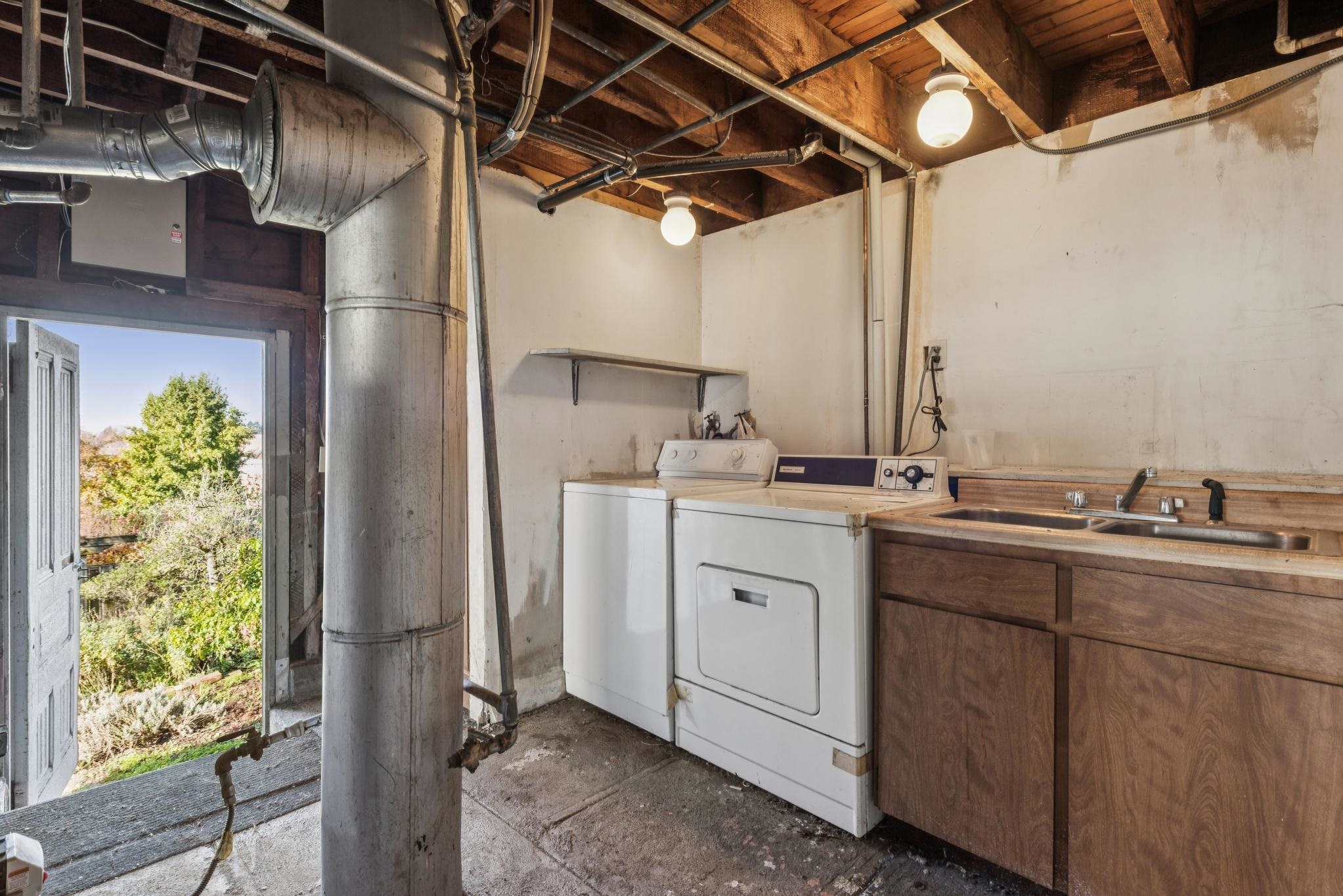 Detail Gallery Image 53 of 58 For 5765 Manila Ave, Oakland,  CA 94618 - 4 Beds | 1/1 Baths