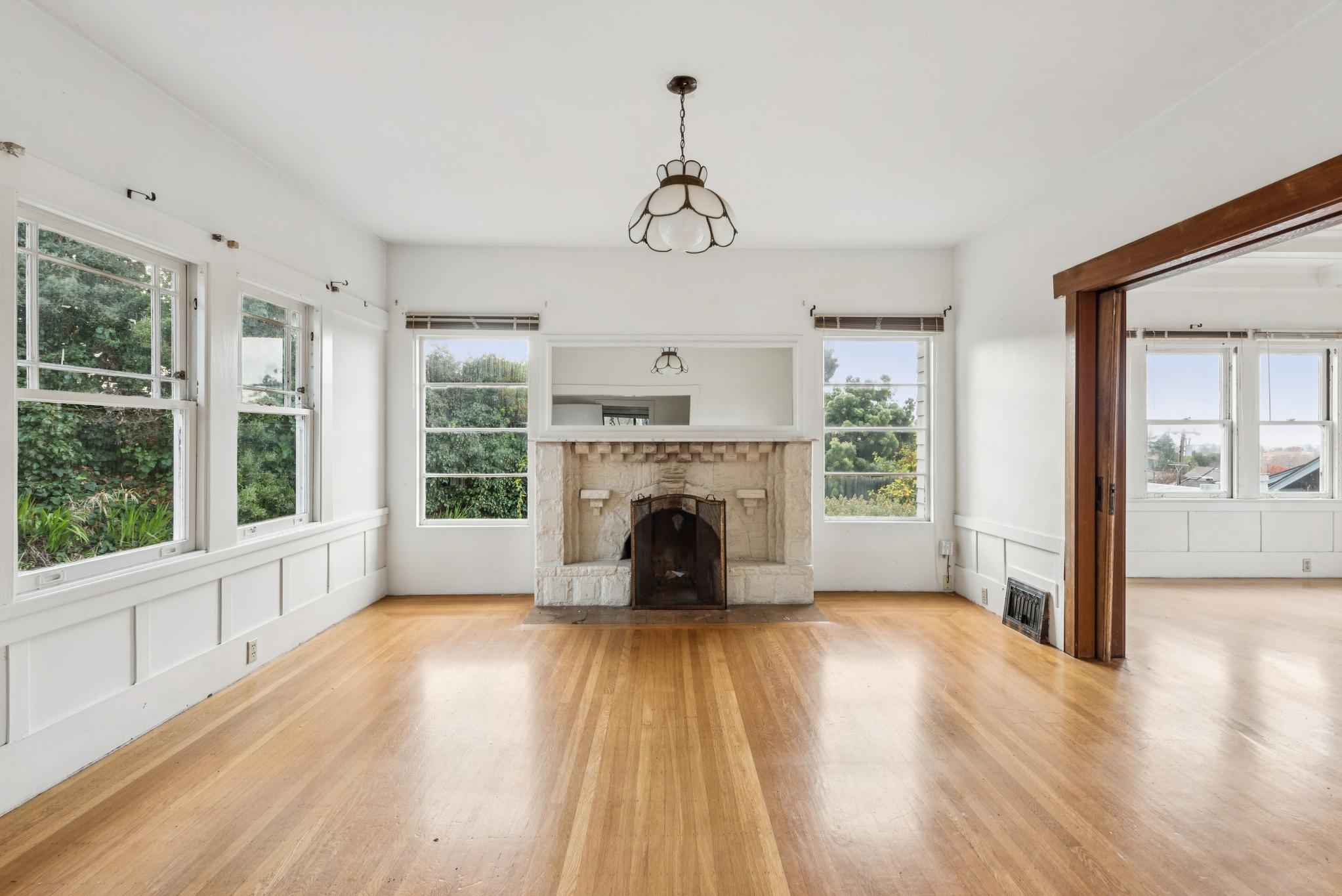 Detail Gallery Image 10 of 58 For 5765 Manila Ave, Oakland,  CA 94618 - 4 Beds | 1/1 Baths