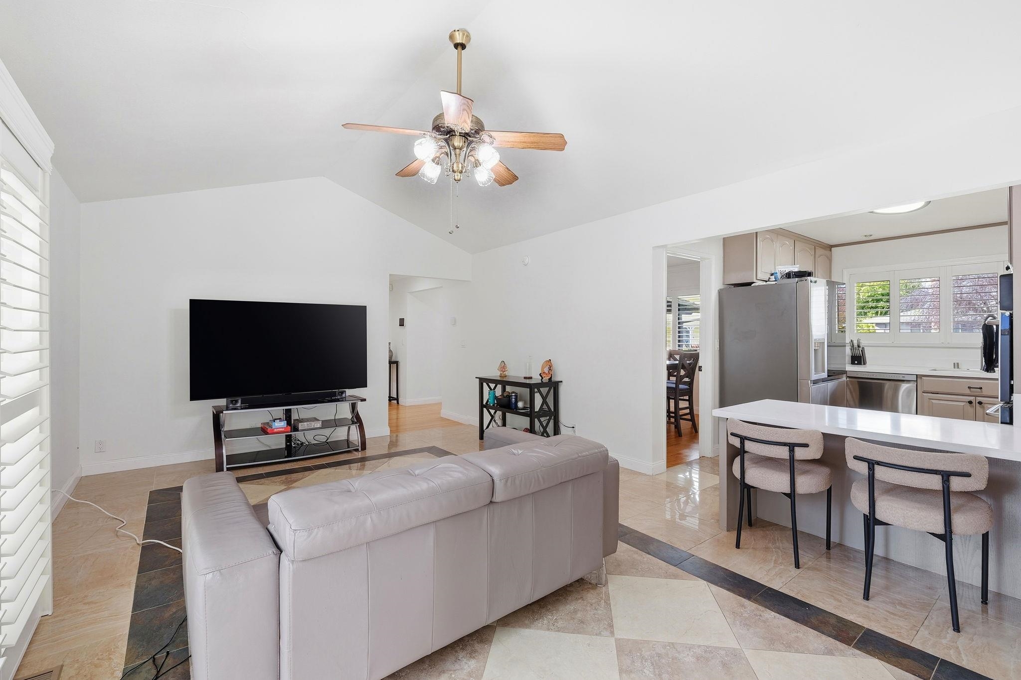 Detail Gallery Image 12 of 30 For 1760 Elmhurst Ln, Concord,  CA 94521 - 4 Beds | 2 Baths