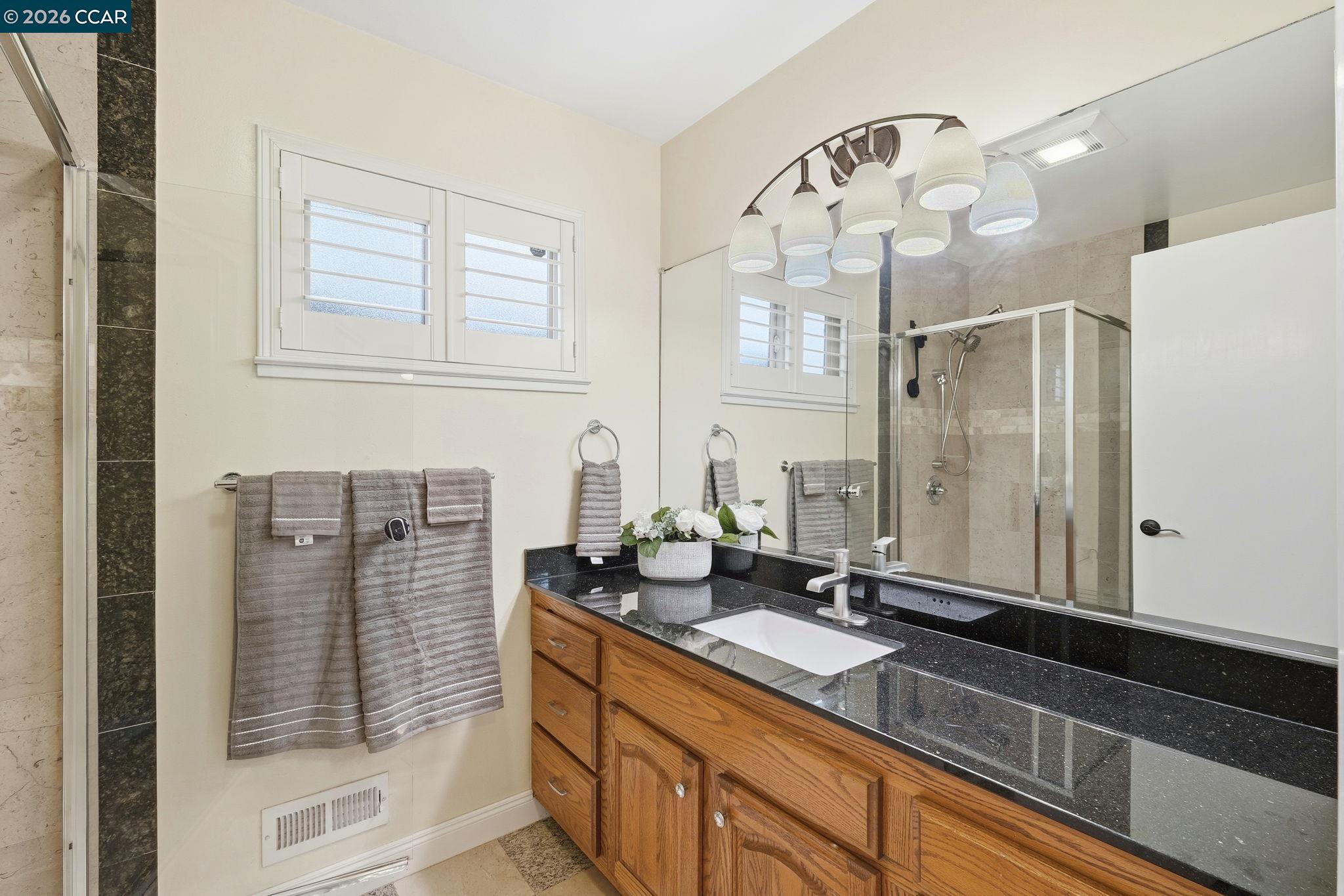 Detail Gallery Image 23 of 29 For 1760 Elmhurst Ln, Concord,  CA 94521 - 4 Beds | 2 Baths
