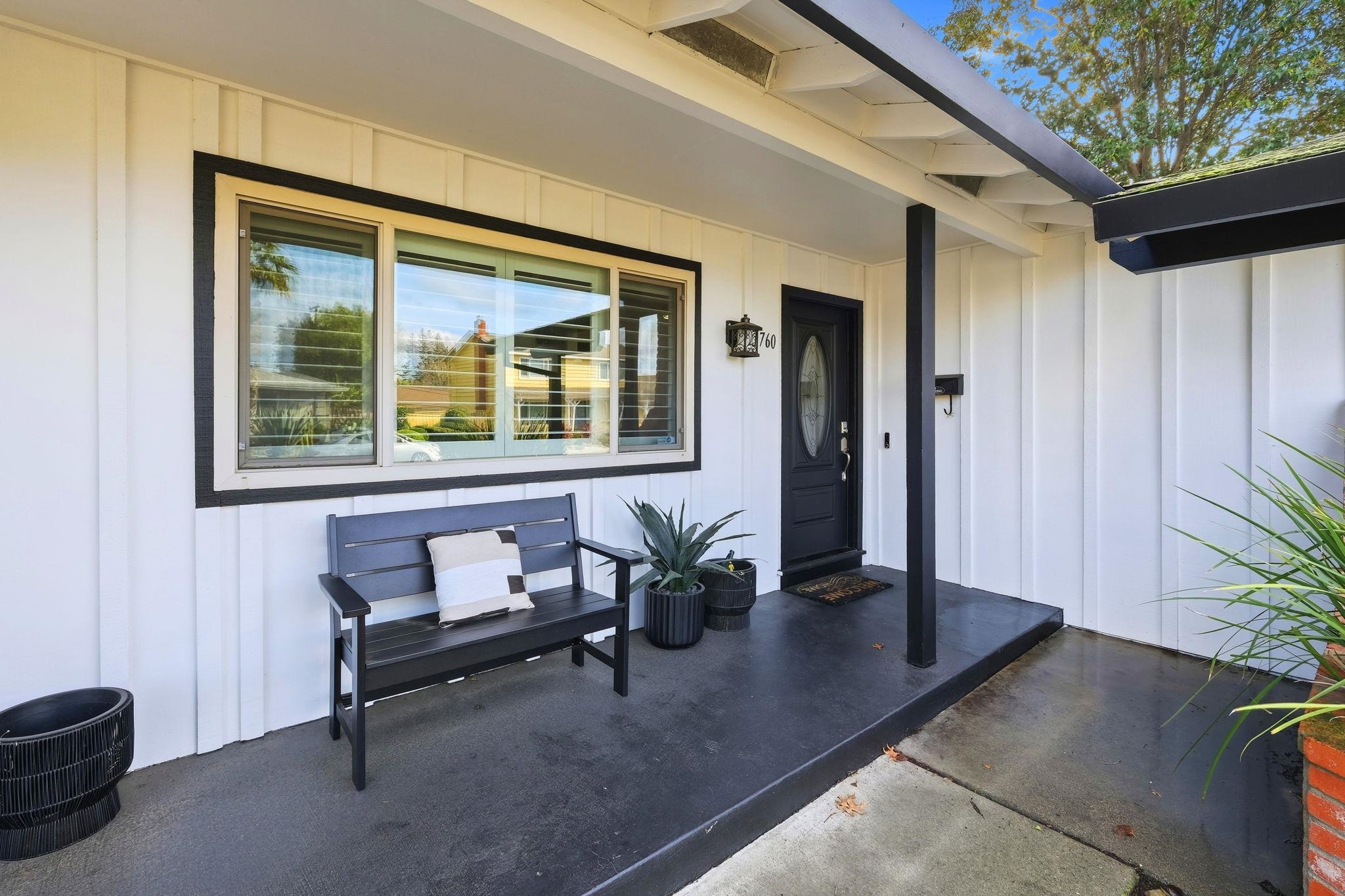 Detail Gallery Image 8 of 30 For 1760 Elmhurst Ln, Concord,  CA 94521 - 4 Beds | 2 Baths