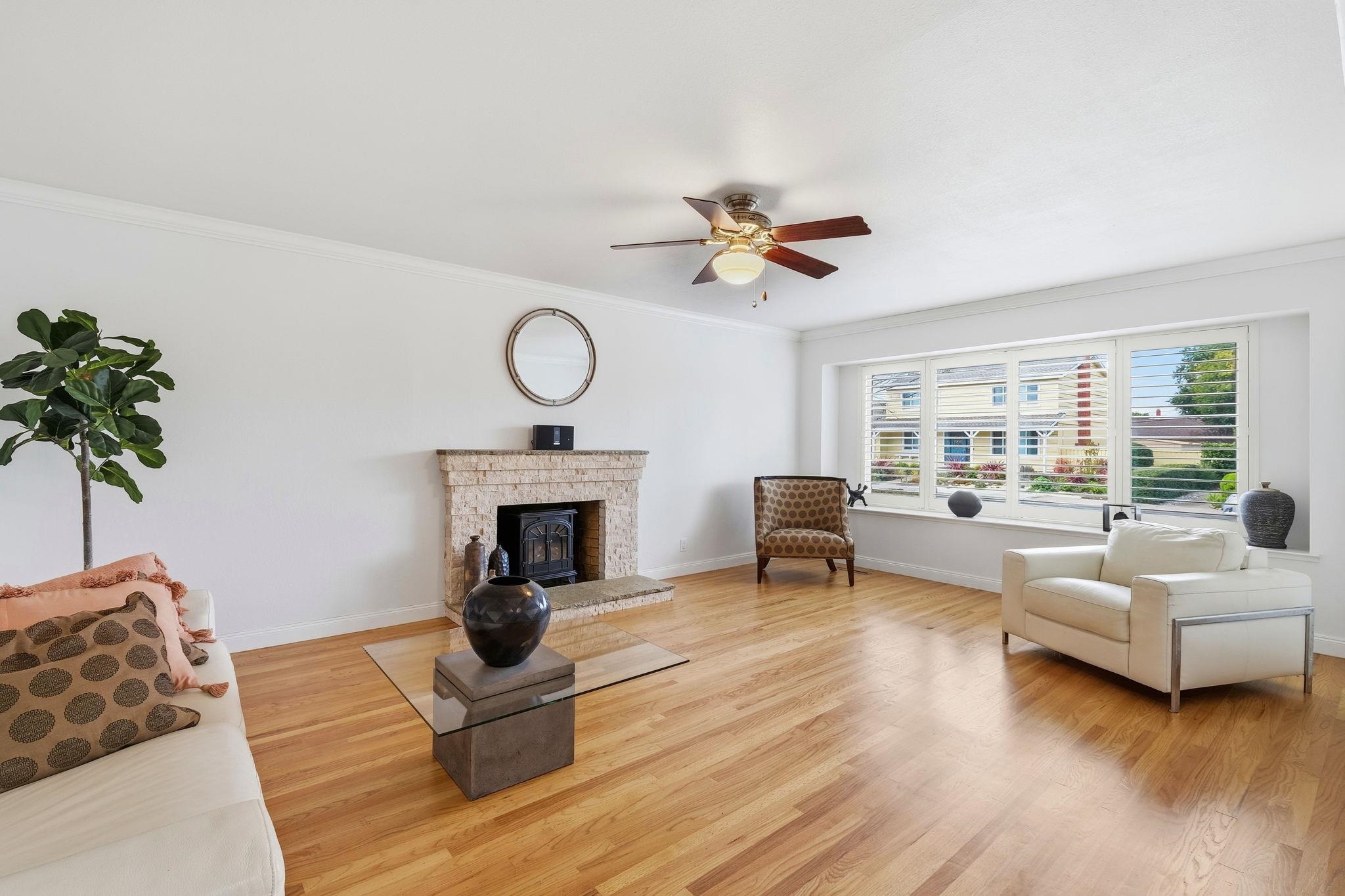 Detail Gallery Image 10 of 30 For 1760 Elmhurst Ln, Concord,  CA 94521 - 4 Beds | 2 Baths