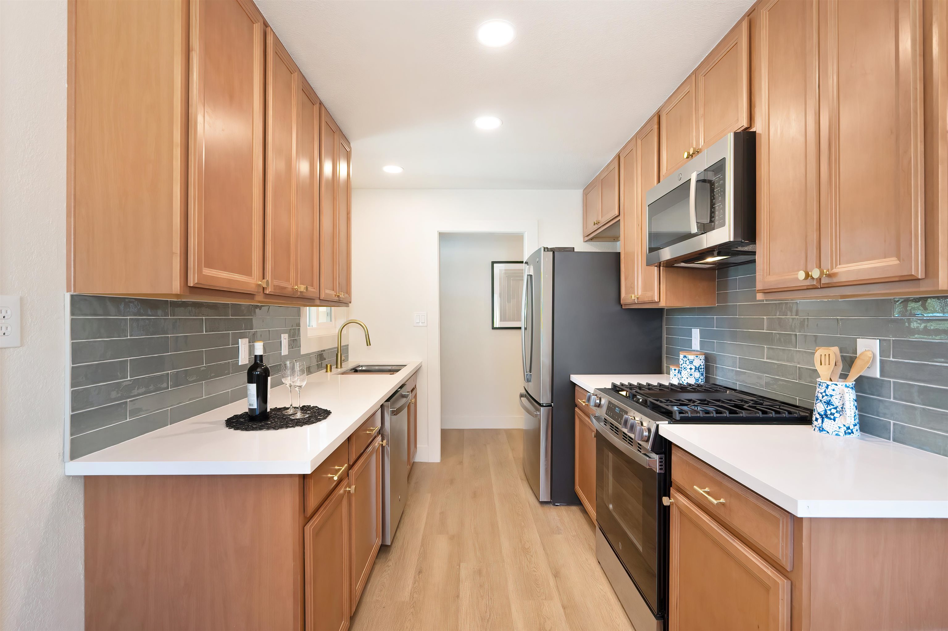 Detail Gallery Image 7 of 24 For 1812 Wildwood Way, Roseville,  CA 95661 - 3 Beds | 2 Baths