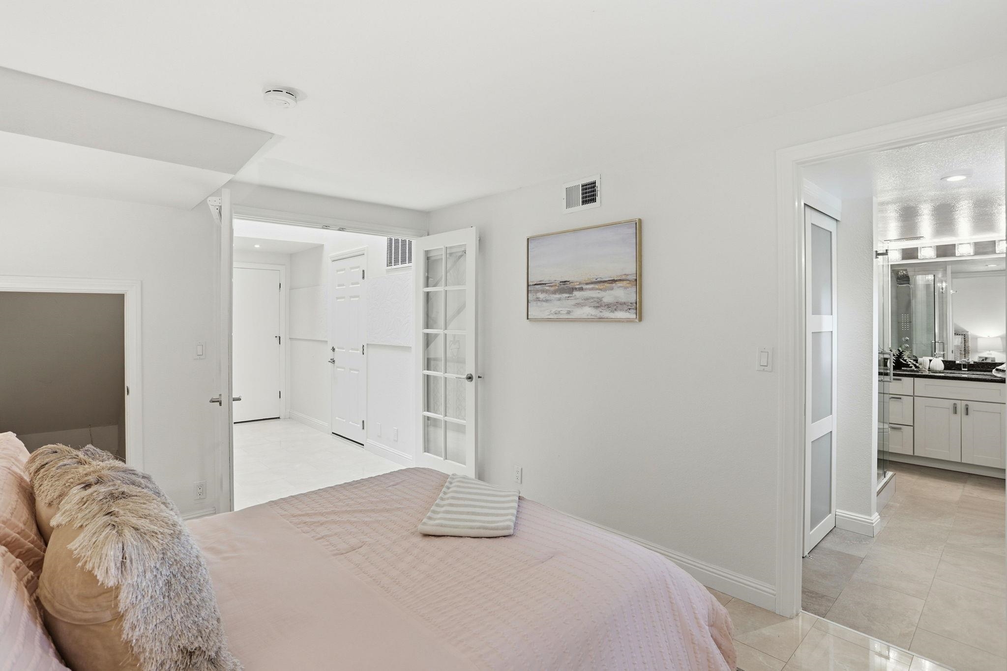 Detail Gallery Image 20 of 45 For 10900 Lucky Oak St, Cupertino,  CA 95014 - 3 Beds | 3/1 Baths