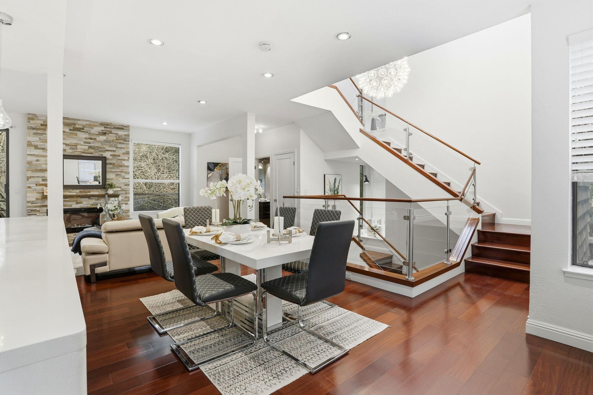 Detail Gallery Image 3 of 45 For 10900 Lucky Oak St, Cupertino,  CA 95014 - 3 Beds | 3/1 Baths