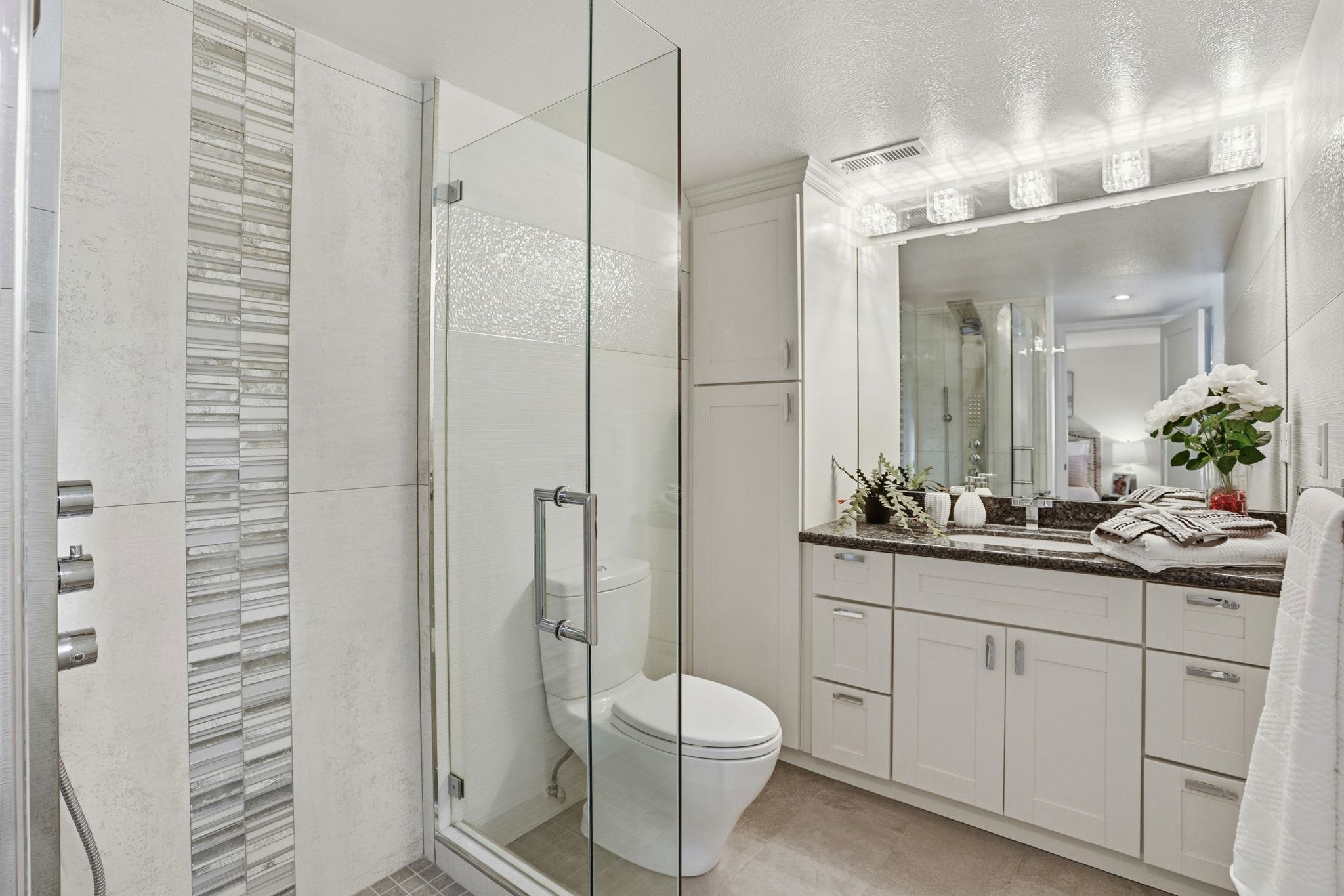 Detail Gallery Image 24 of 45 For 10900 Lucky Oak St, Cupertino,  CA 95014 - 3 Beds | 3/1 Baths