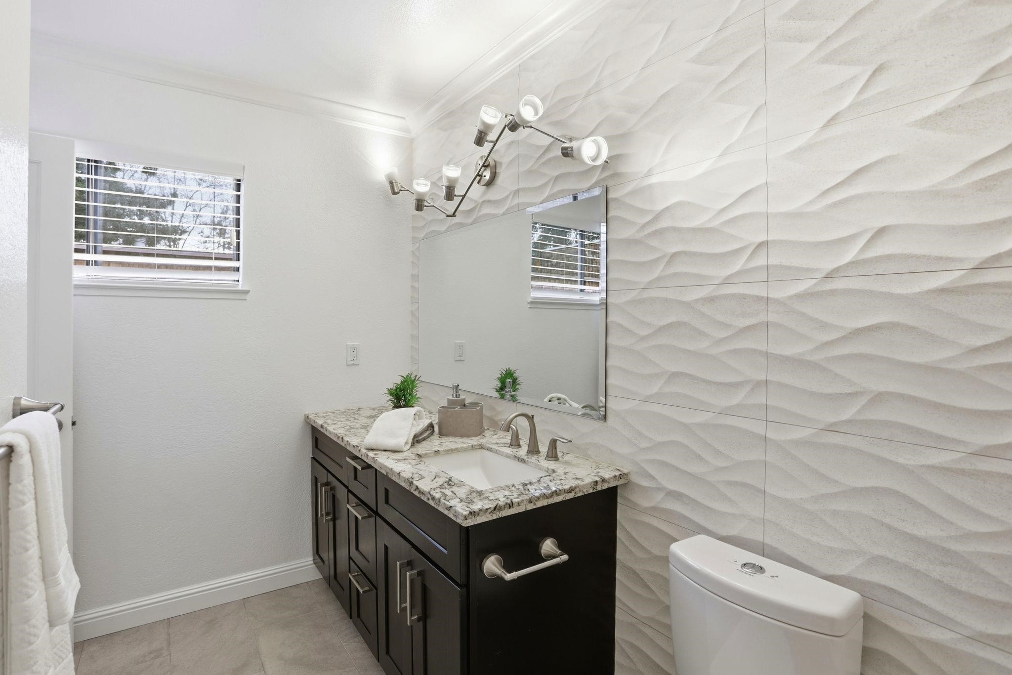 Detail Gallery Image 28 of 45 For 10900 Lucky Oak St, Cupertino,  CA 95014 - 3 Beds | 3/1 Baths