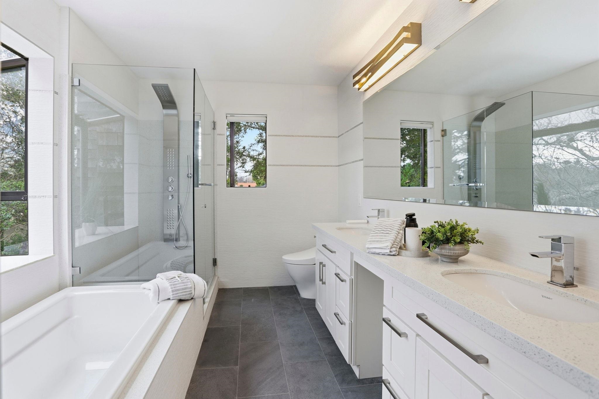 Detail Gallery Image 29 of 45 For 10900 Lucky Oak St, Cupertino,  CA 95014 - 3 Beds | 3/1 Baths