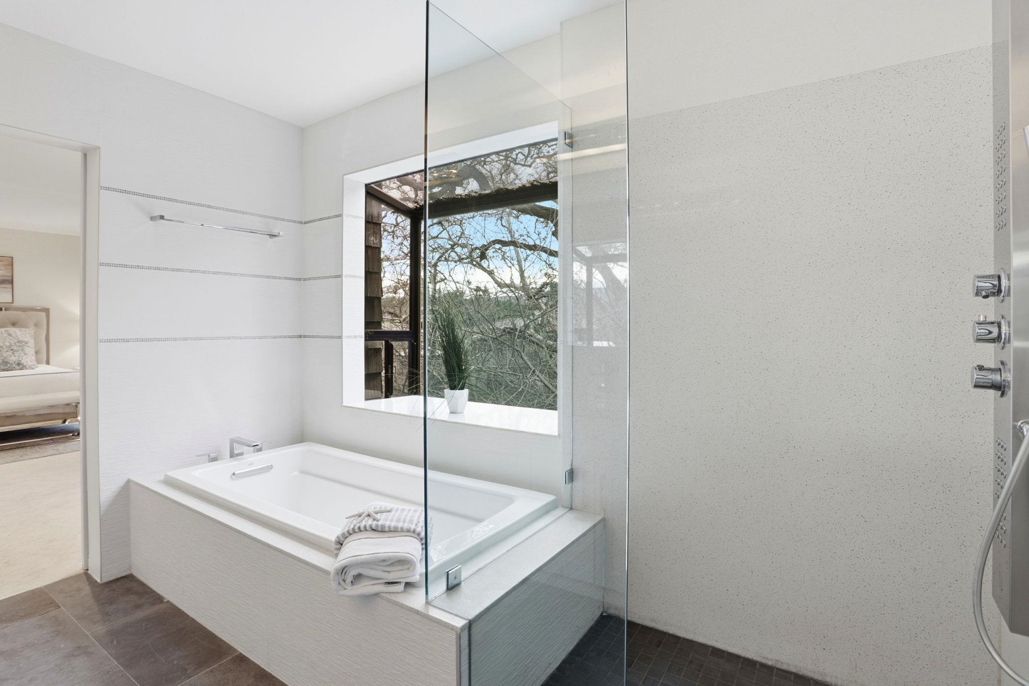 Detail Gallery Image 30 of 45 For 10900 Lucky Oak St, Cupertino,  CA 95014 - 3 Beds | 3/1 Baths