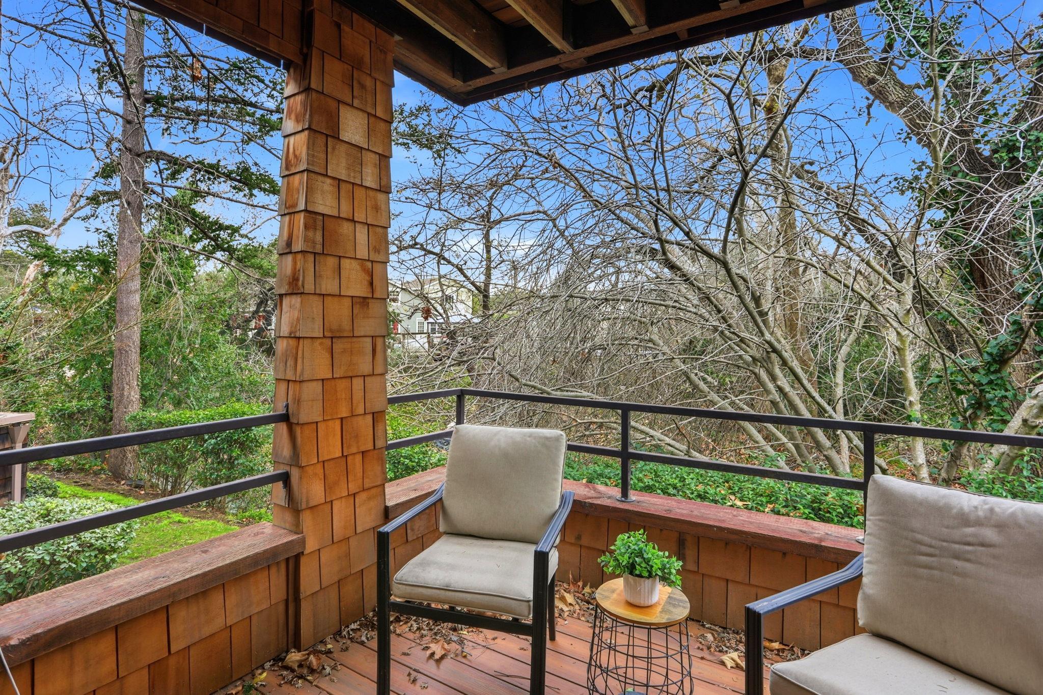 Detail Gallery Image 31 of 45 For 10900 Lucky Oak St, Cupertino,  CA 95014 - 3 Beds | 3/1 Baths