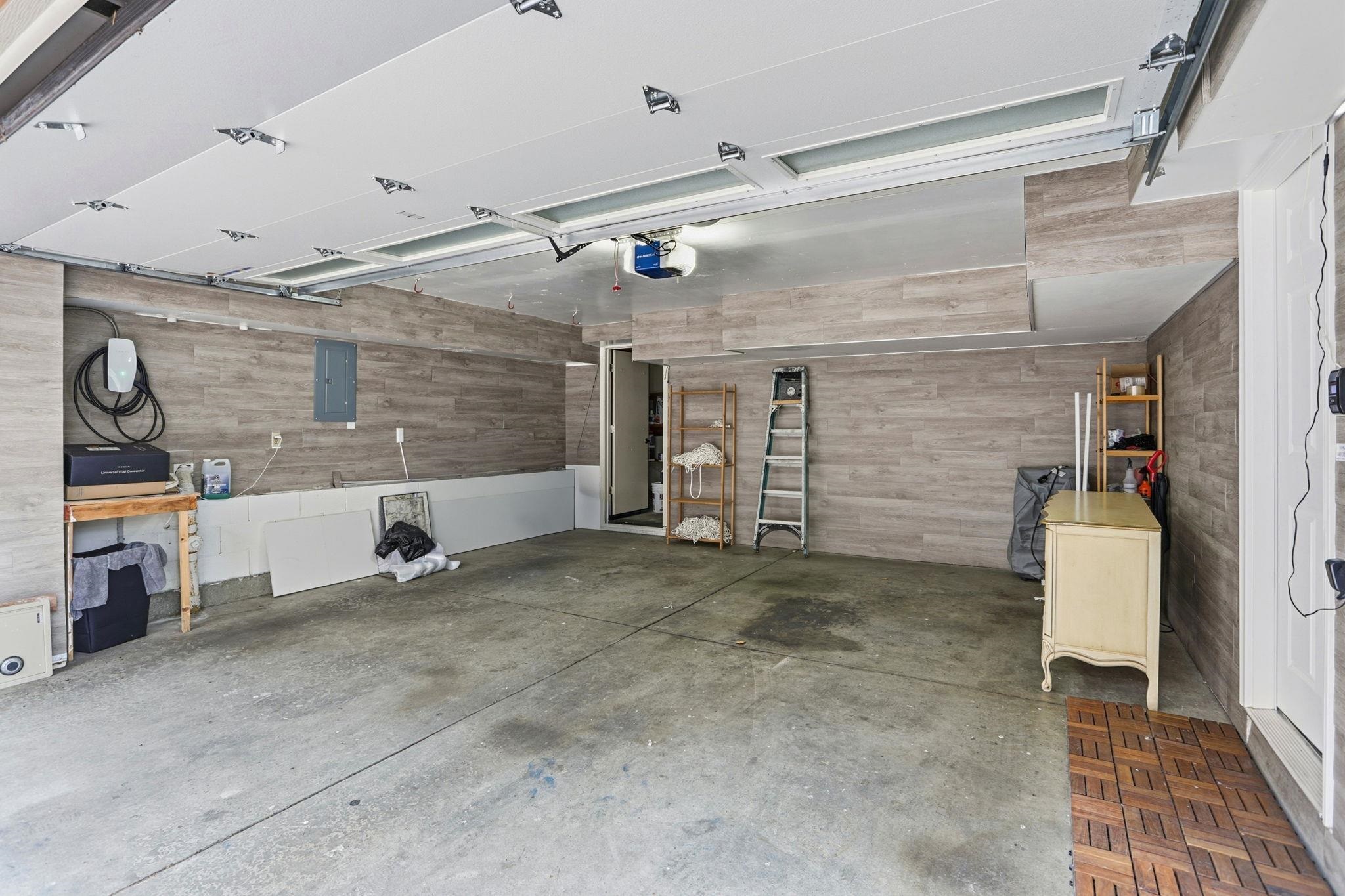 Detail Gallery Image 37 of 45 For 10900 Lucky Oak St, Cupertino,  CA 95014 - 3 Beds | 3/1 Baths