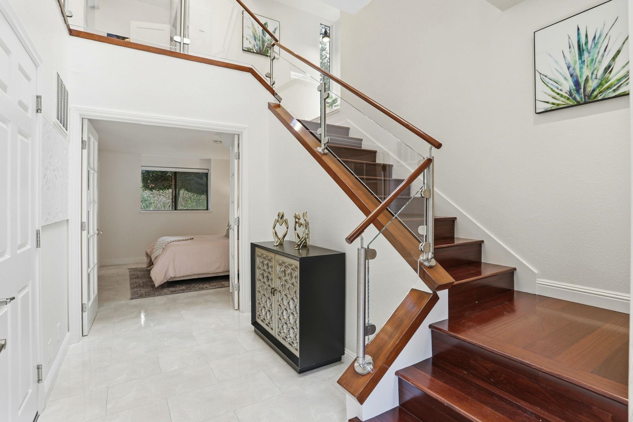 Detail Gallery Image 7 of 45 For 10900 Lucky Oak St, Cupertino,  CA 95014 - 3 Beds | 3/1 Baths