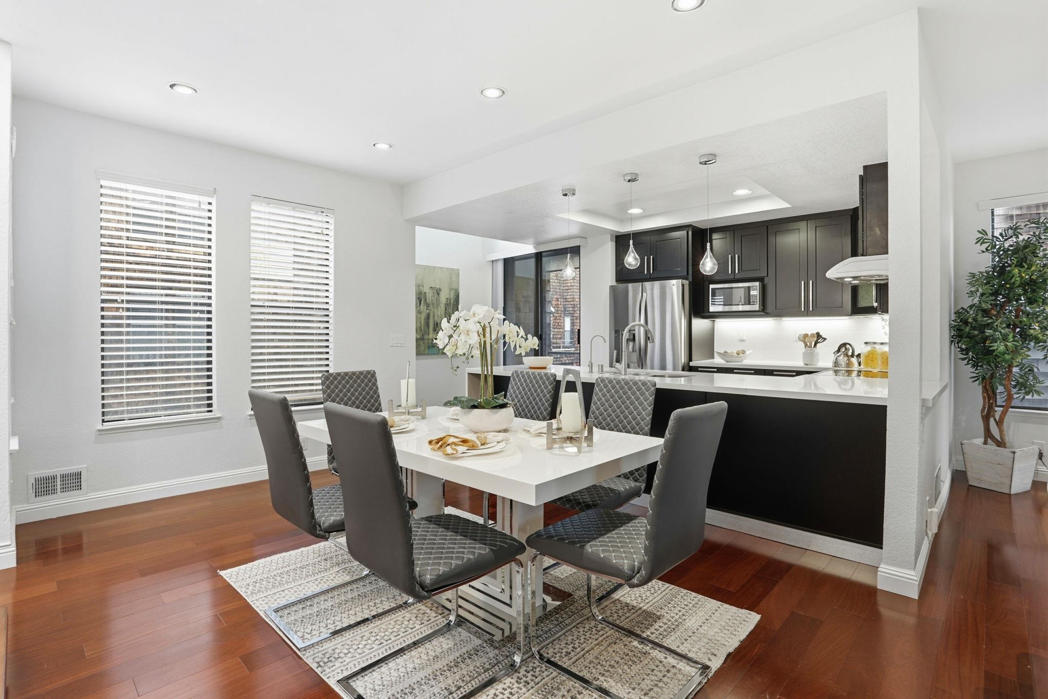 Detail Gallery Image 9 of 45 For 10900 Lucky Oak St, Cupertino,  CA 95014 - 3 Beds | 3/1 Baths