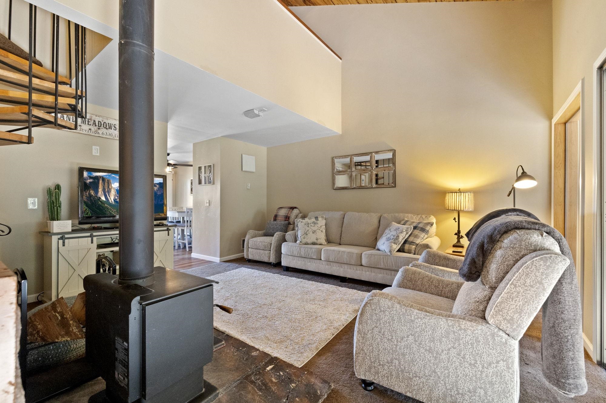 Detail Gallery Image 10 of 39 For 33757 Upper Leland Rd #B,  Pinecrest,  CA 95364 - 3 Beds | 2 Baths